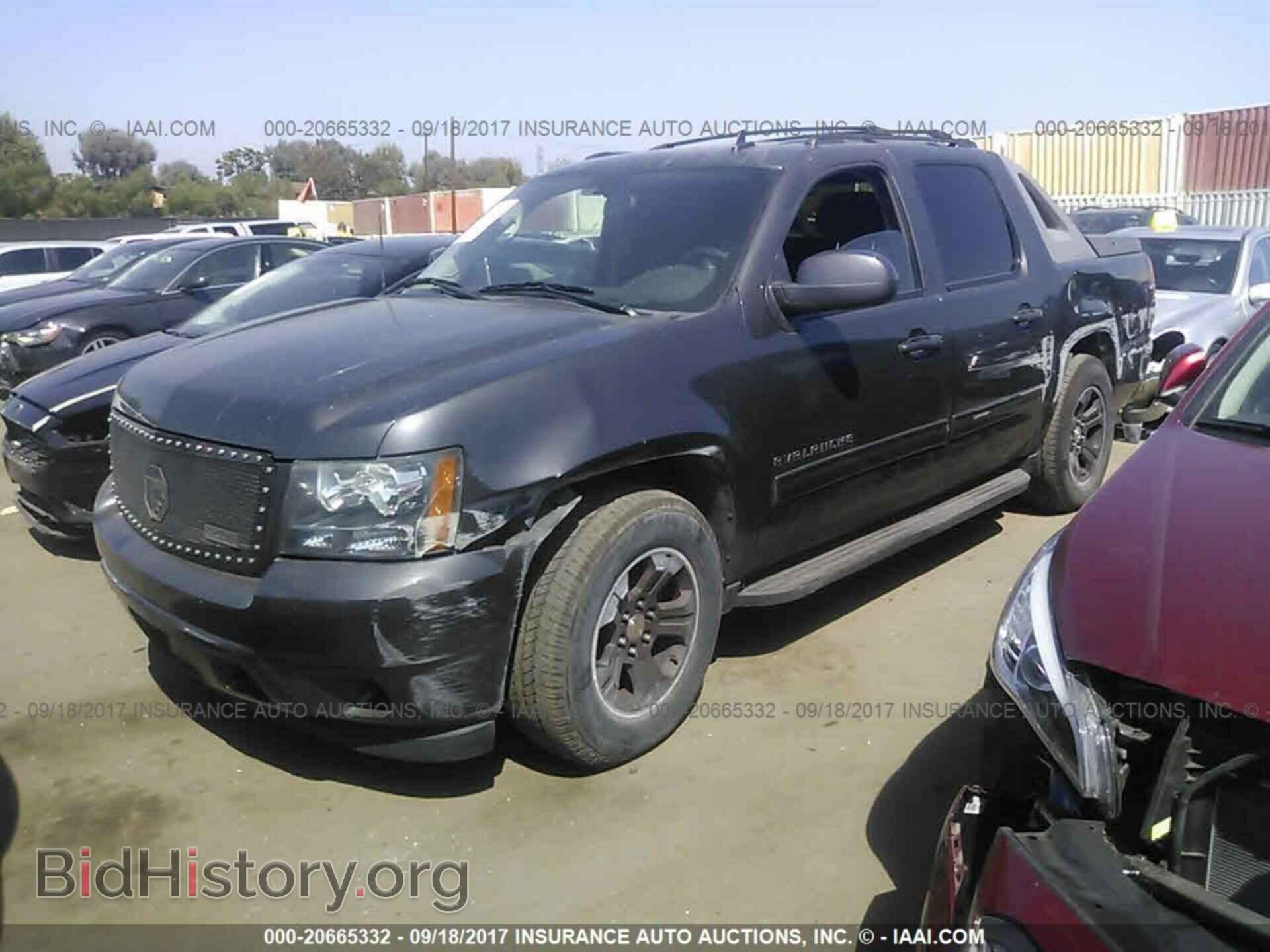 2011 Chevrolet Avalanche - VIN: 3GNMCEE07BG128966 - Фото 2