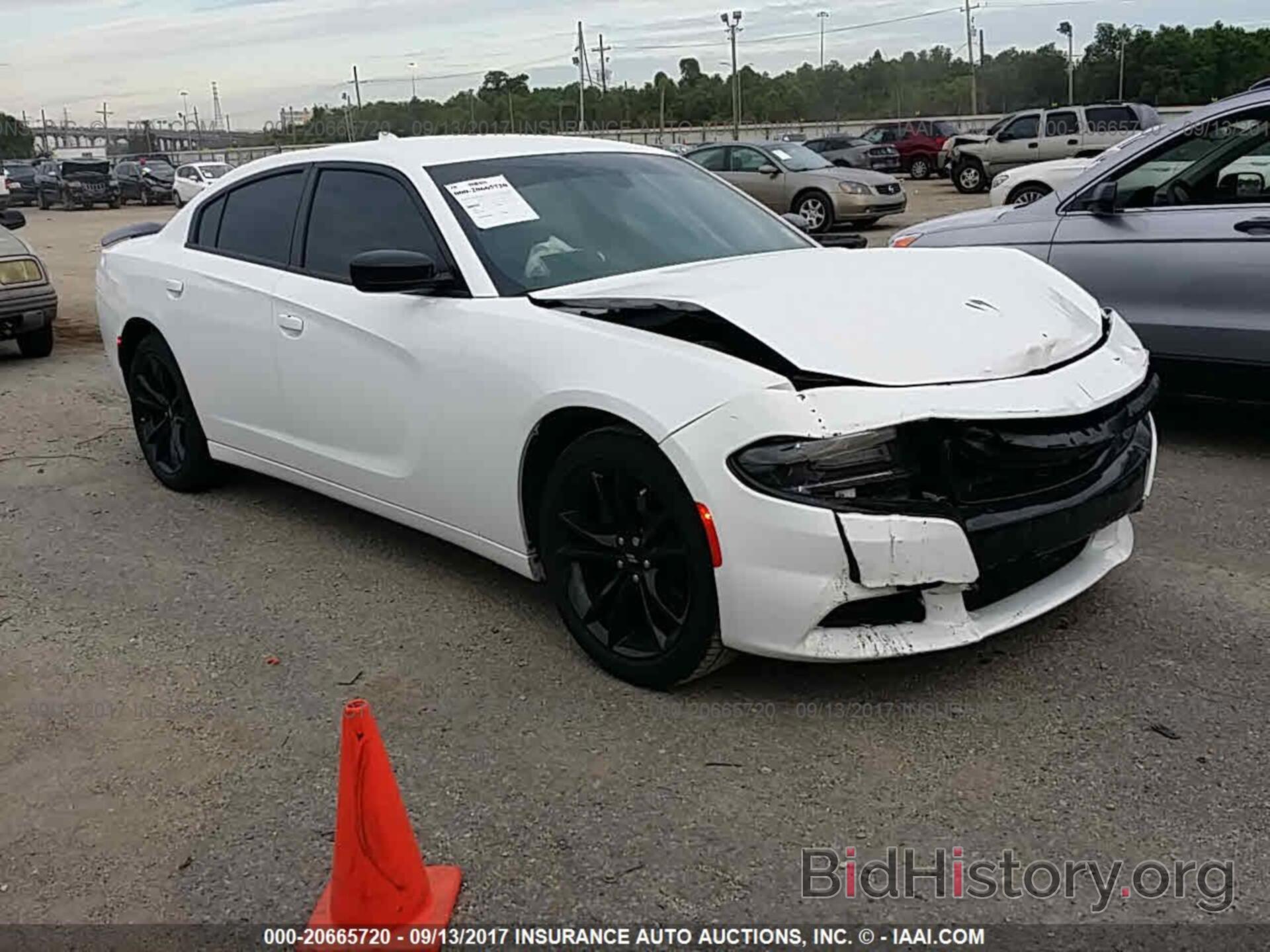 Photo 2C3CDXHG4HH575869 - Dodge Charger 2017