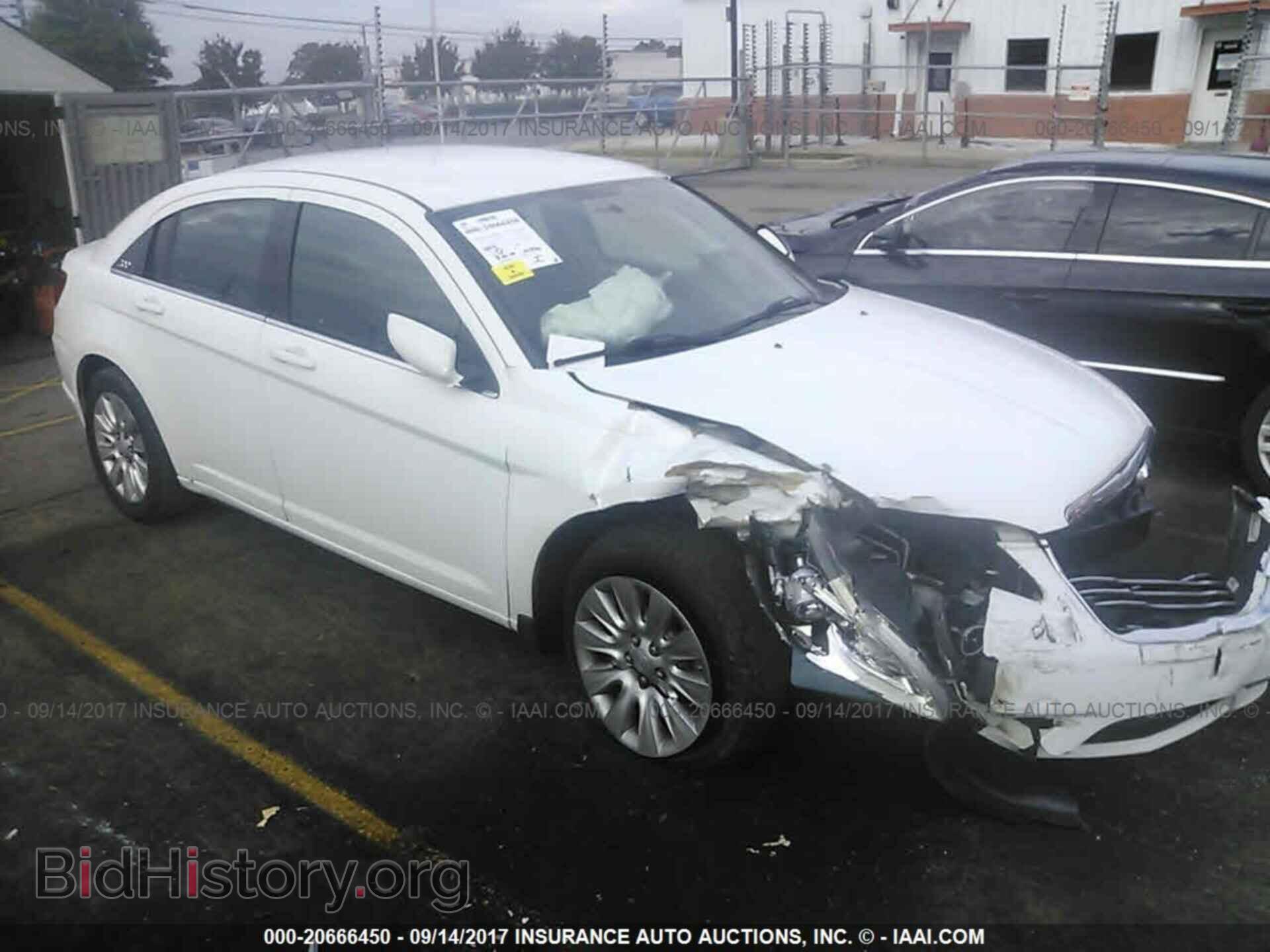 Photo 1C3CCBAB1CN295699 - Chrysler 200 2012