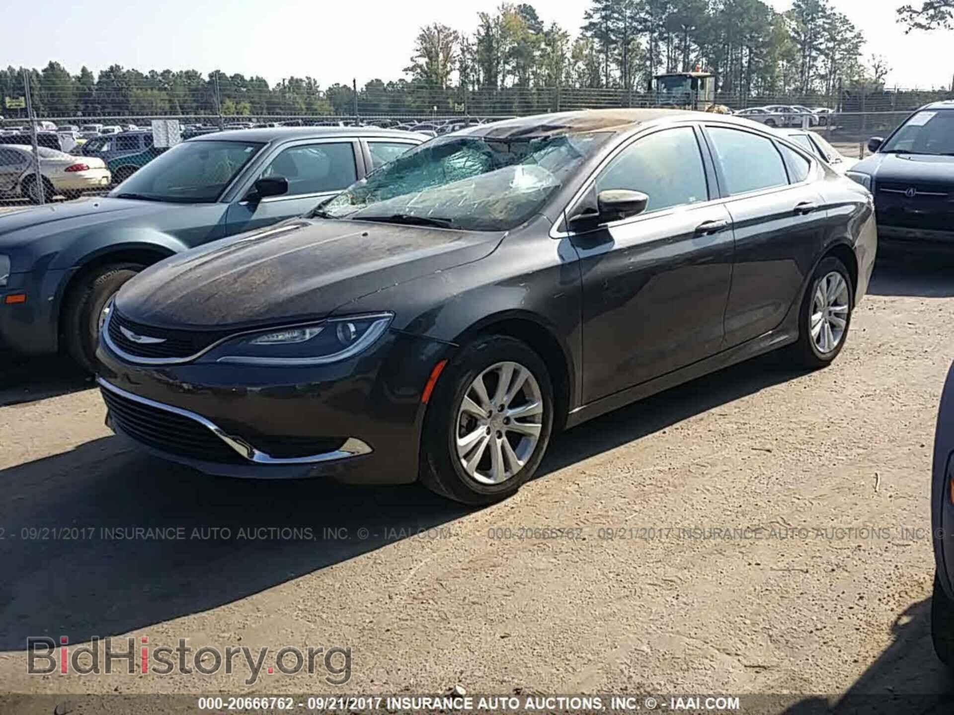2015 Chrysler 200 - VIN: 1C3CCCAB3FN730619 - Photo 2
