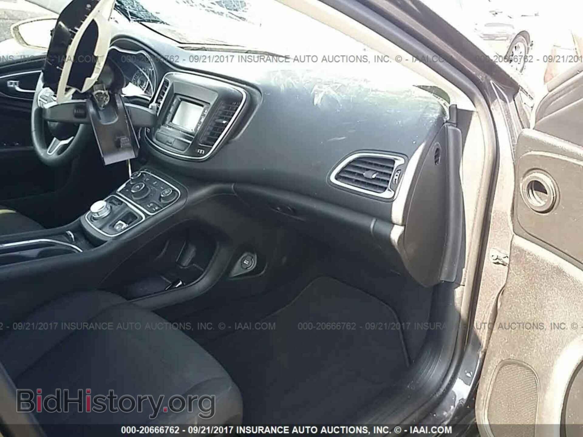 2015 Chrysler 200 - VIN: 1C3CCCAB3FN730619 - Photo 5