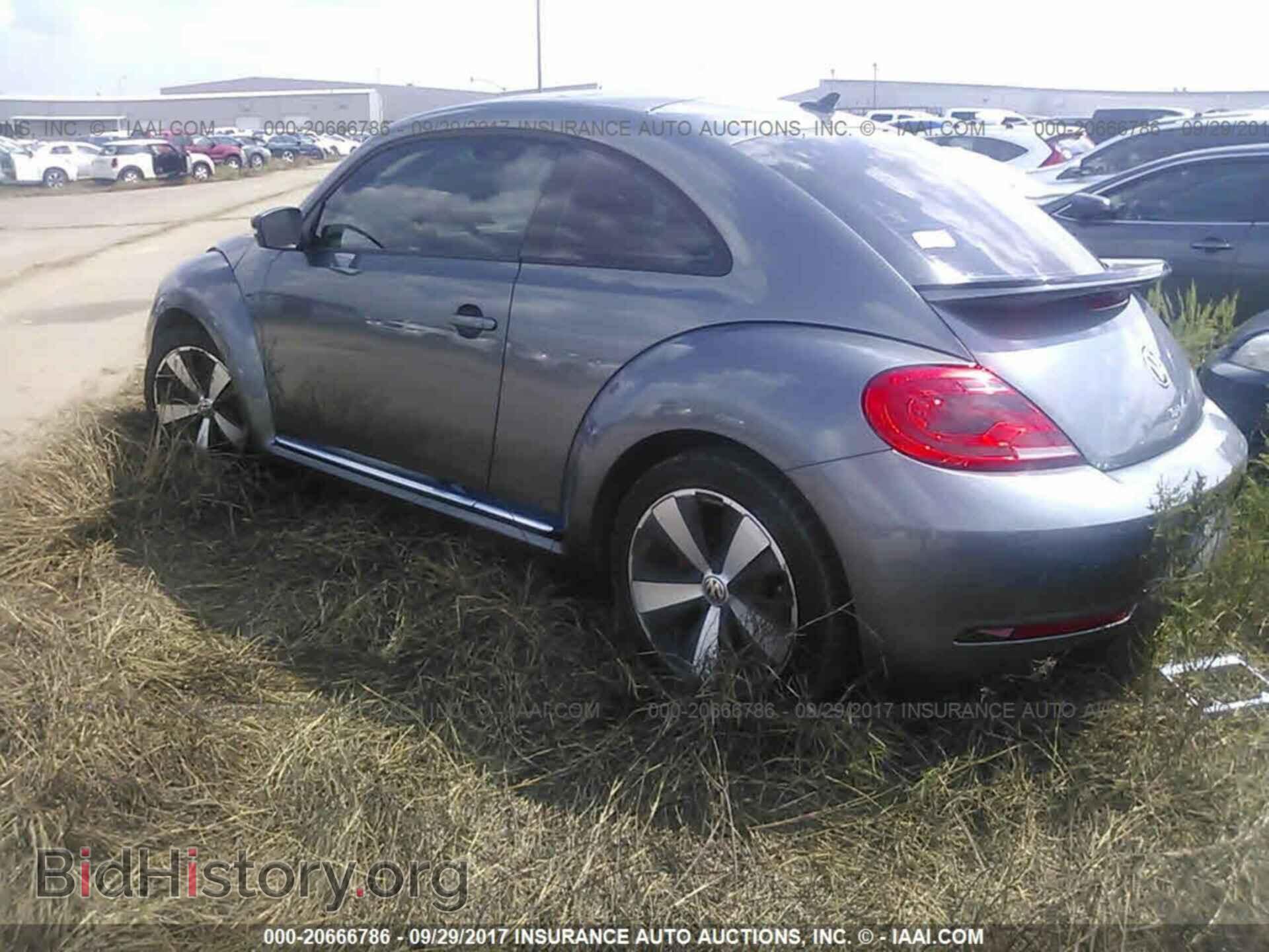 2013 Volkswagen Beetle - VIN: 3VWVS7ATXDM687733 - Фото 3