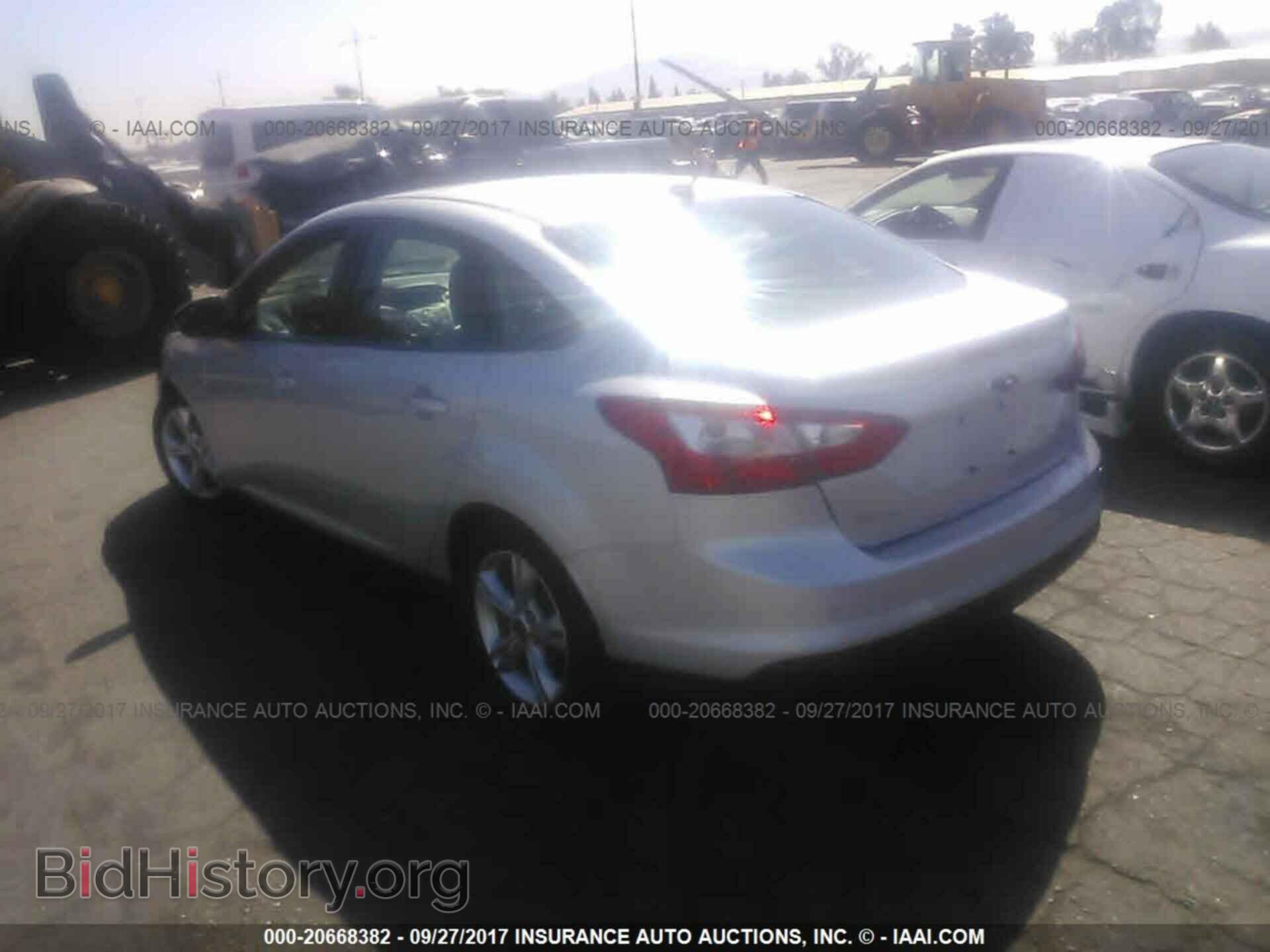 2014 Ford Focus - VIN: 1FADP3F26EL118458 - Photo 3