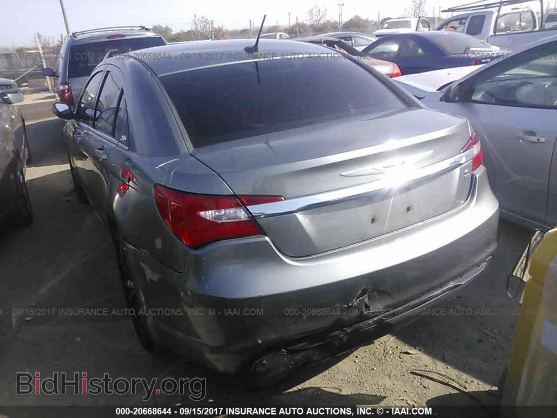 2013 Chrysler 200 - VIN: 1C3CCBBG3DN718309 - Photo 3