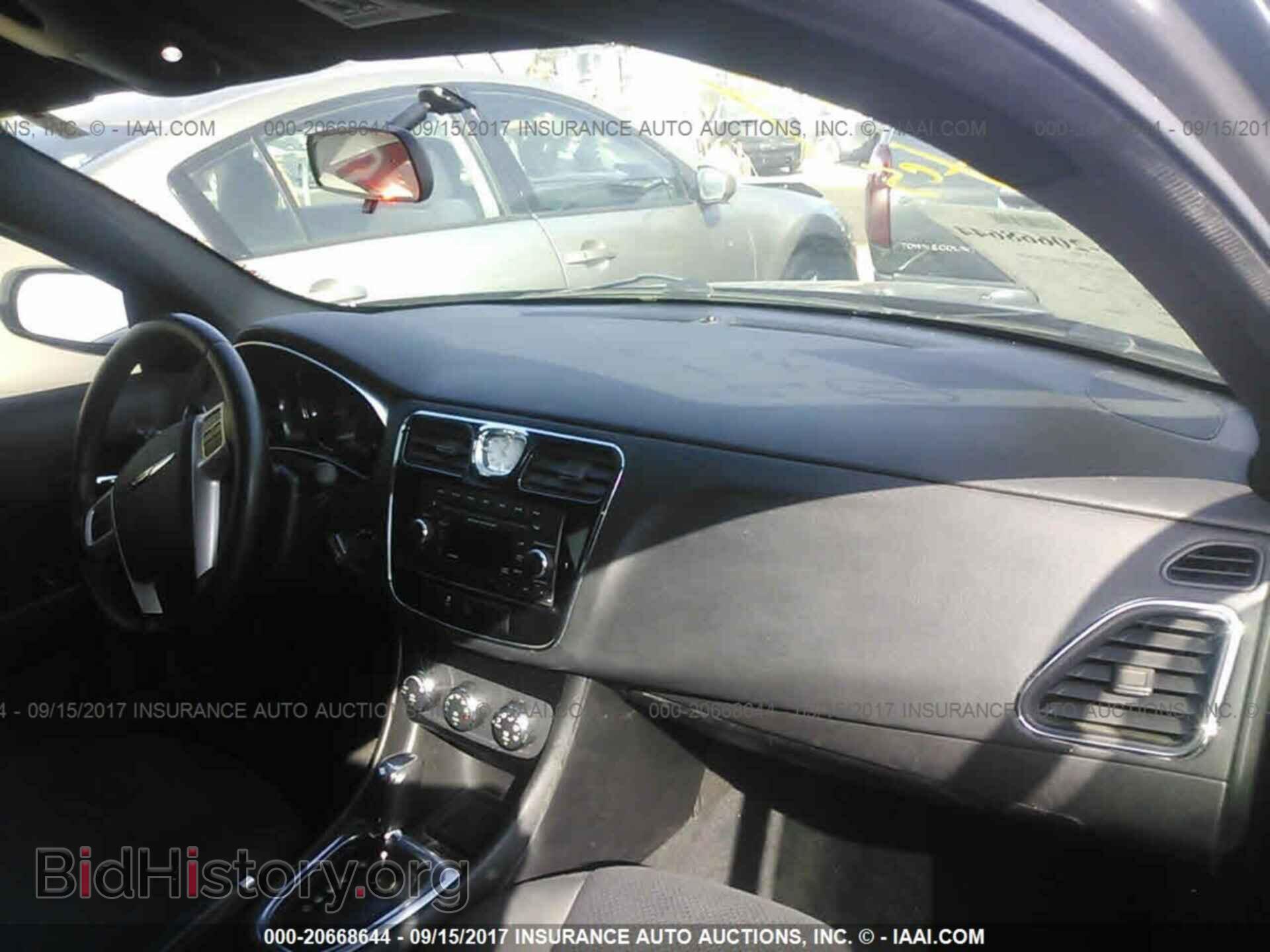 2013 Chrysler 200 - VIN: 1C3CCBBG3DN718309 - Photo 5