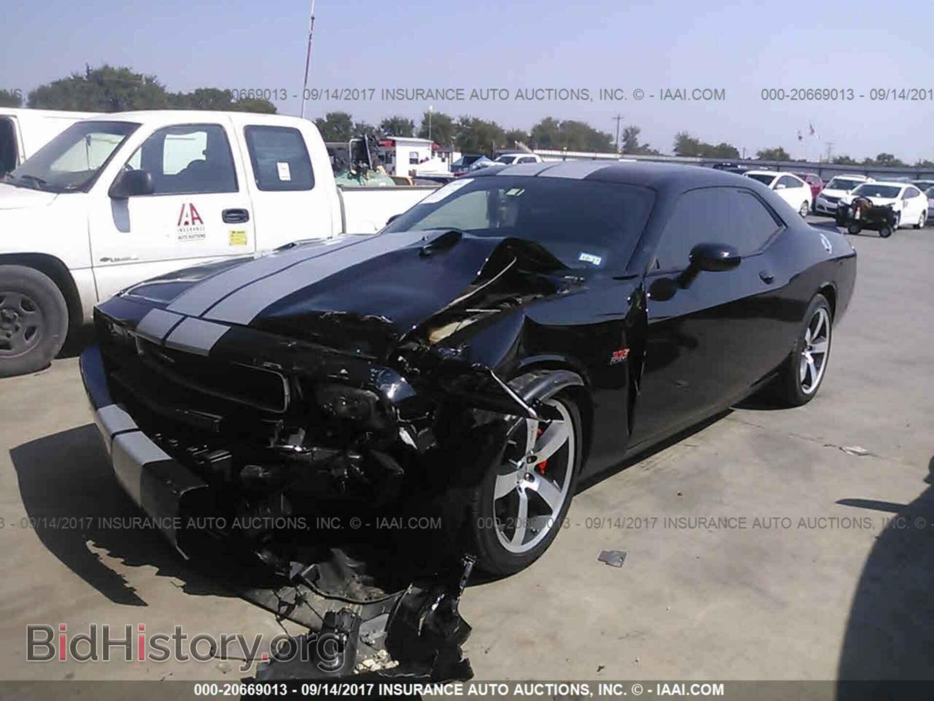 2012 Dodge Challenger - VIN: 2C3CDYCJ0CH106618 - Photo 2