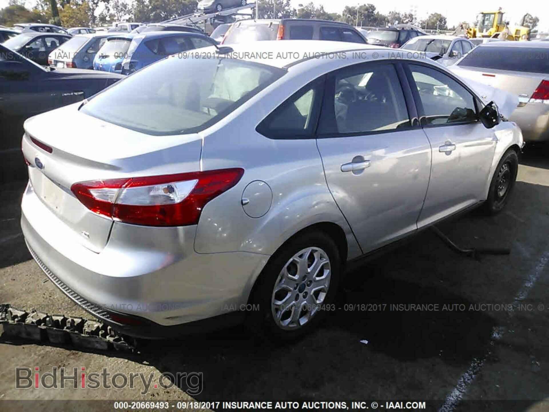 2012 Ford Focus - VIN: 1FAHP3F27CL177873 - Фото 4