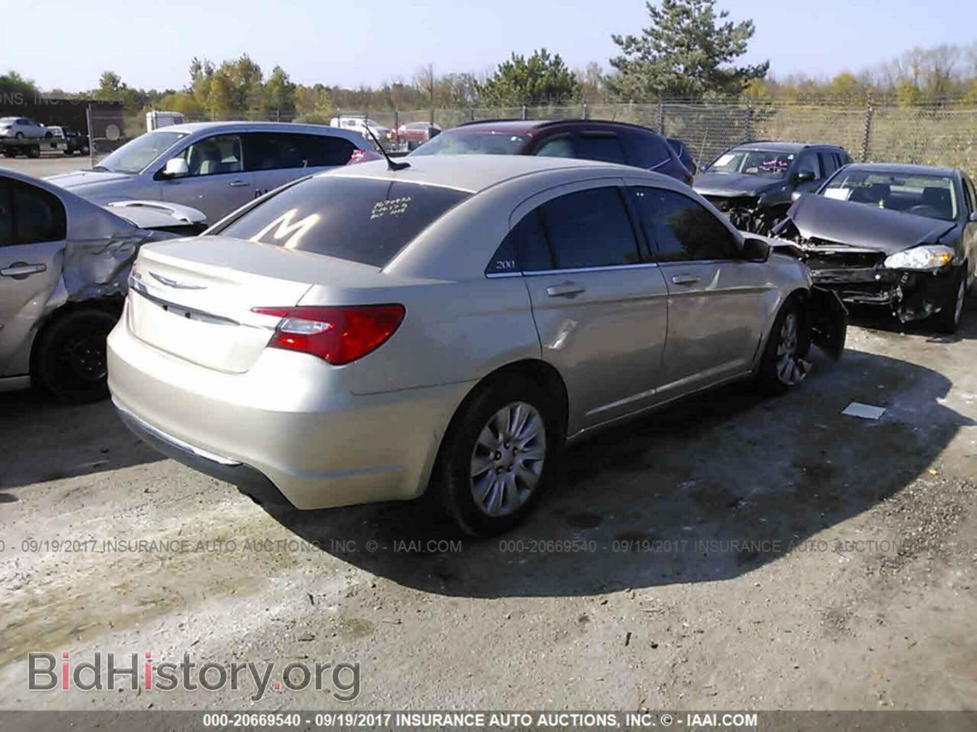 2014 Chrysler 200 - VIN: 1C3CCBAB8EN123737 - Photo 4