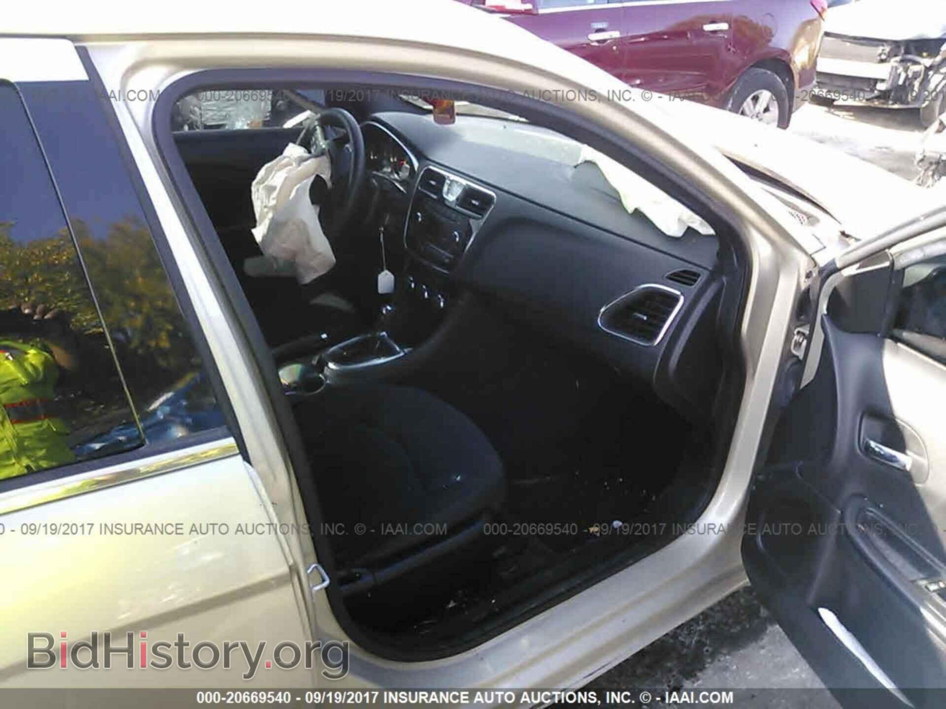 2014 Chrysler 200 - VIN: 1C3CCBAB8EN123737 - Photo 5