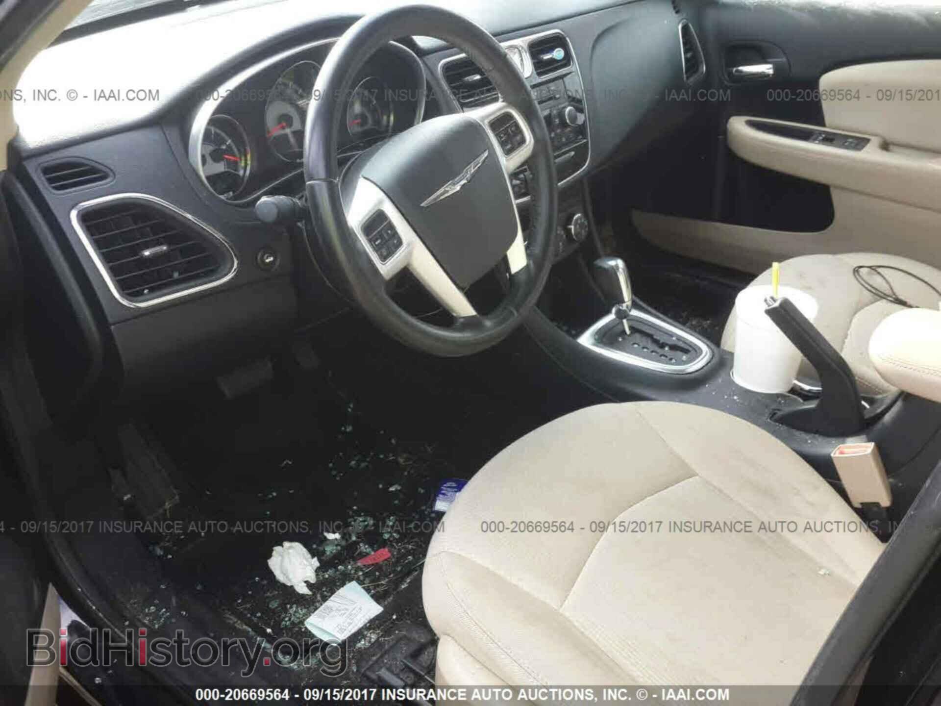 2011 Chrysler 200 - VIN: 1C3BC1FB8BN592370 - Photo 5