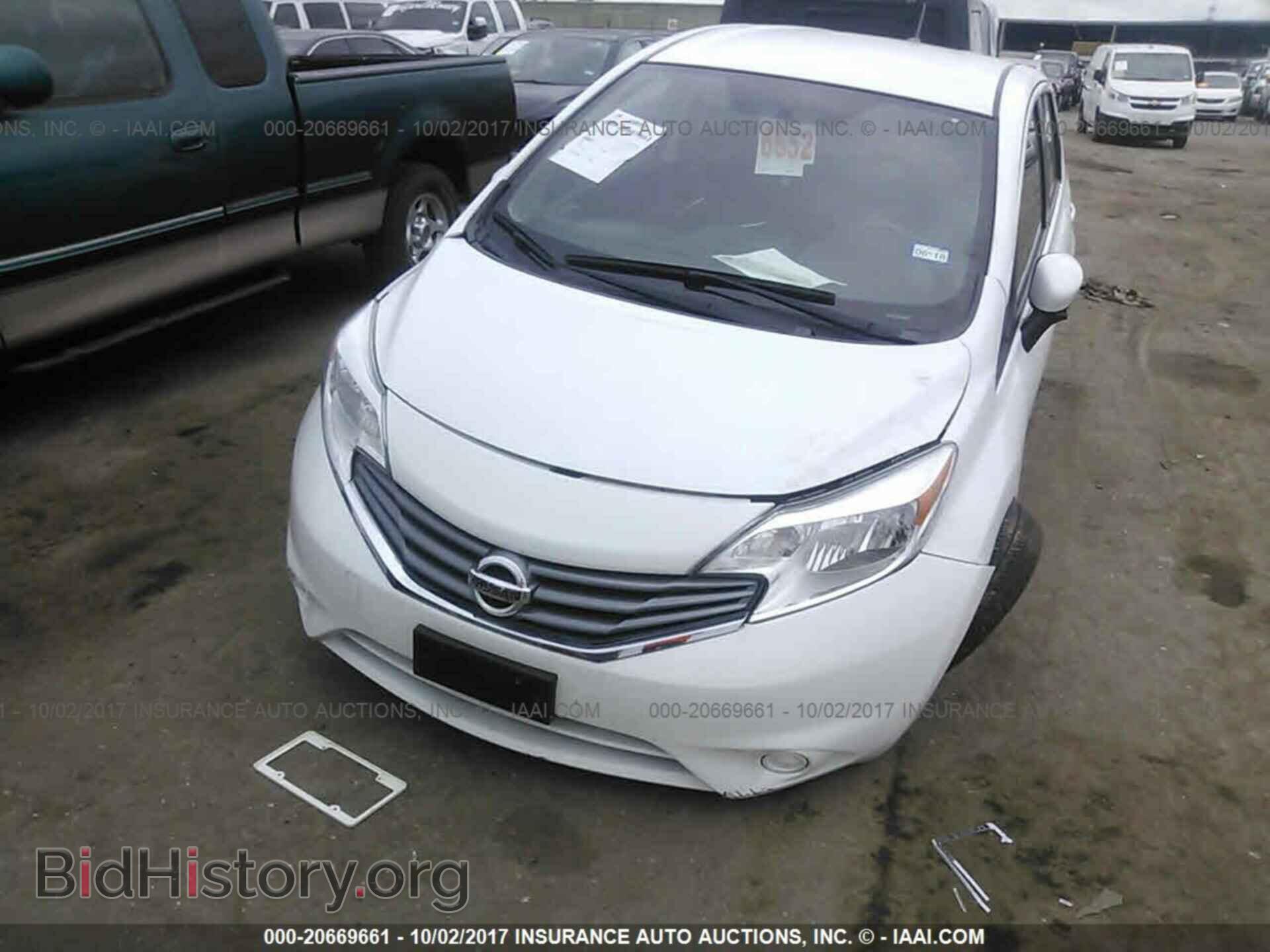 2016 Nissan Versa note - VIN: 3N1CE2CP8GL359146 - Фото 2