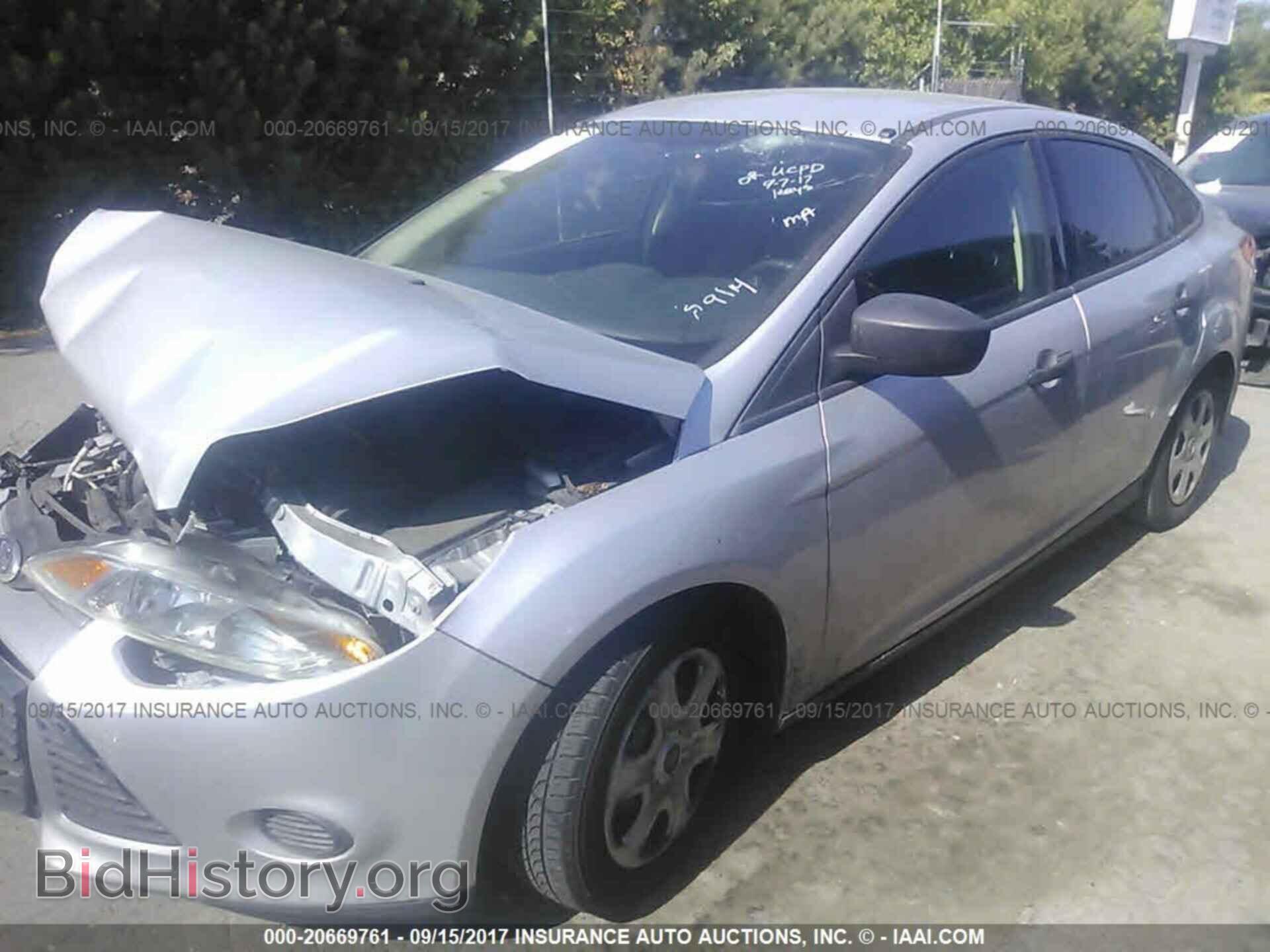 2012 Ford Focus - VIN: 1FAHP3E20CL167882 - Photo 2