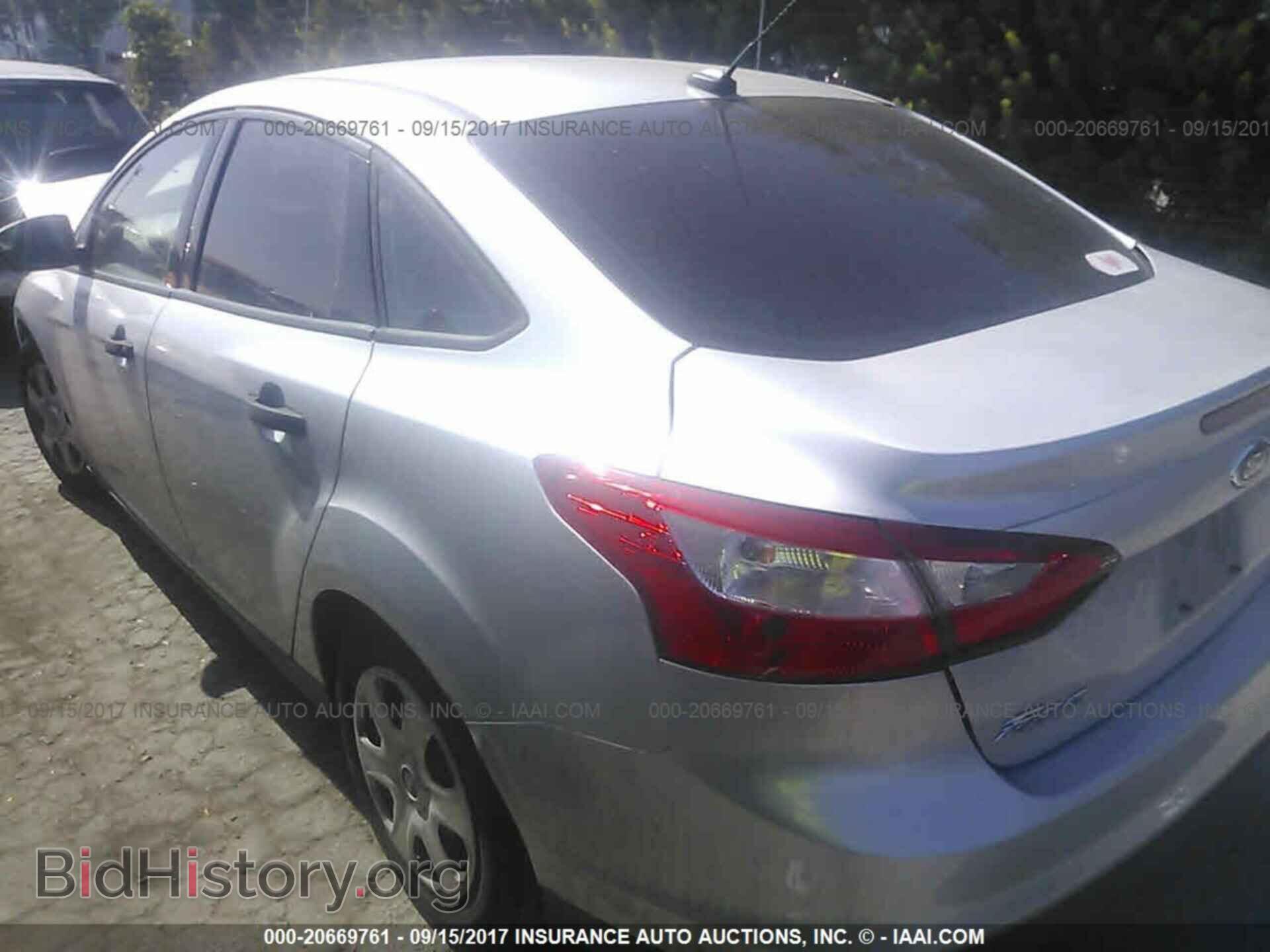 2012 Ford Focus - VIN: 1FAHP3E20CL167882 - Photo 3