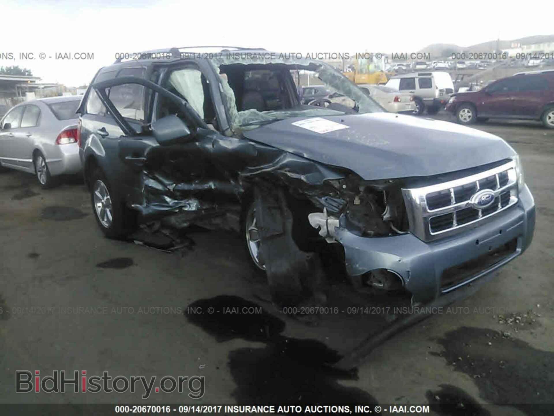 Photo 1FMCU0E79BKA87102 - Ford Escape 2011