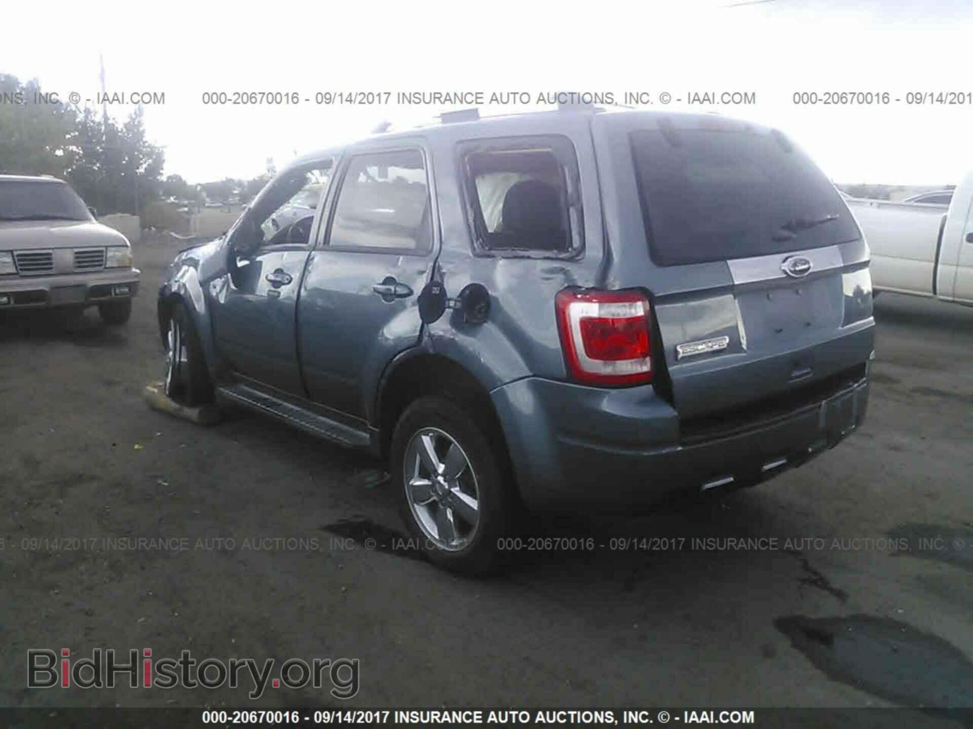 2011 Ford Escape - VIN: 1FMCU0E79BKA87102 - Photo 3