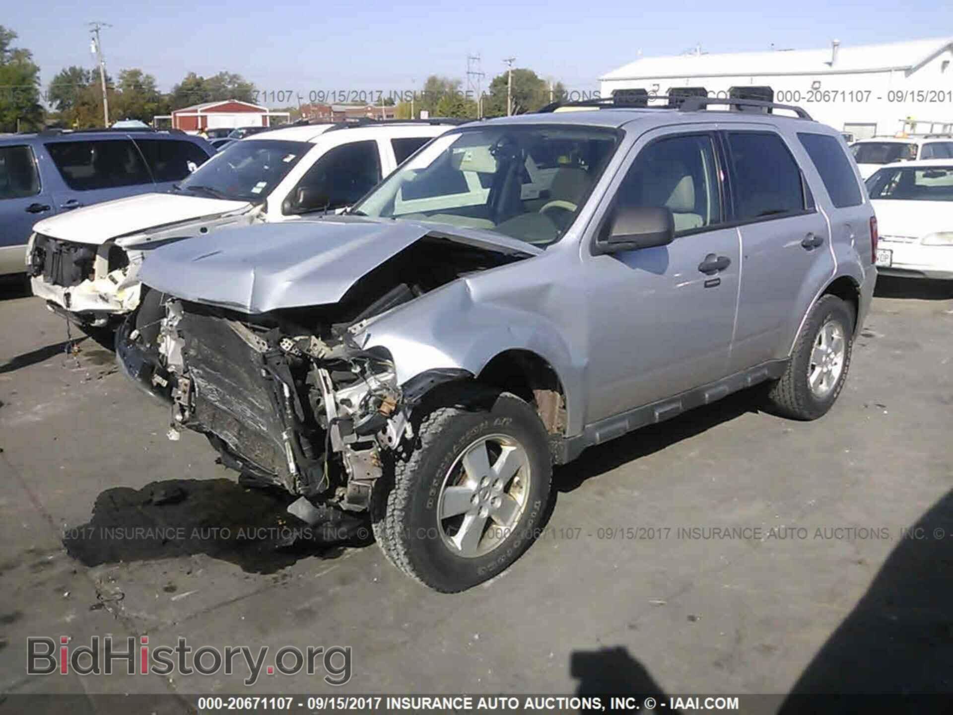 2012 Ford Escape - VIN: 1FMCU9D72CKB38043 - Photo 2