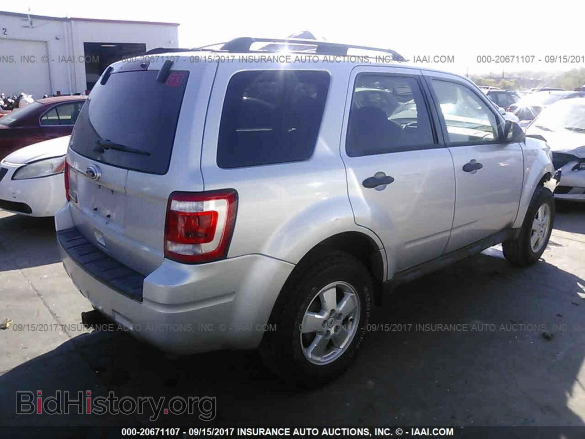 2012 Ford Escape - VIN: 1FMCU9D72CKB38043 - Photo 4