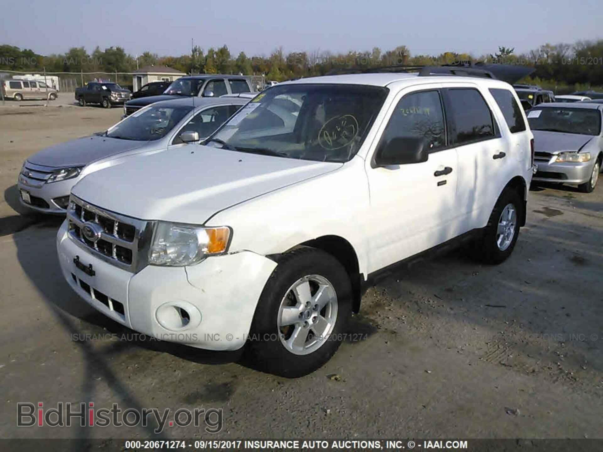2012 Ford Escape - VIN: 1FMCU9D74CKB22555 - Photo 2