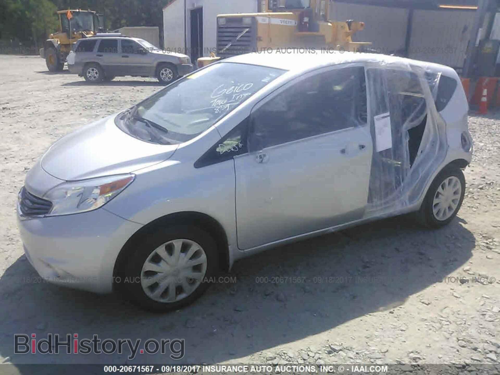 2015 Nissan Versa note - VIN: 3N1CE2CP4FL360258 - Фото 2