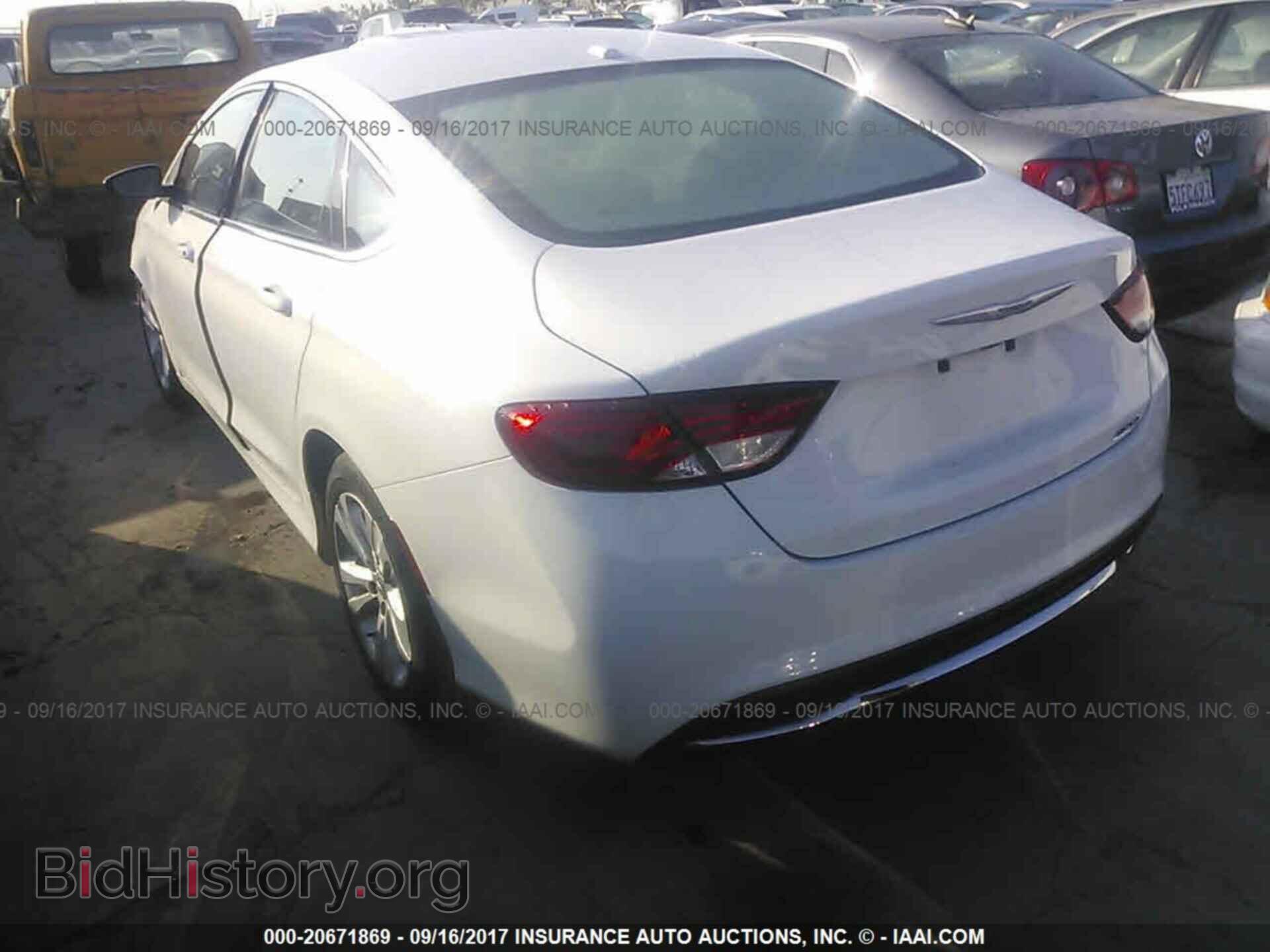 2015 Chrysler 200 - VIN: 1C3CCCABXFN631781 - Photo 3