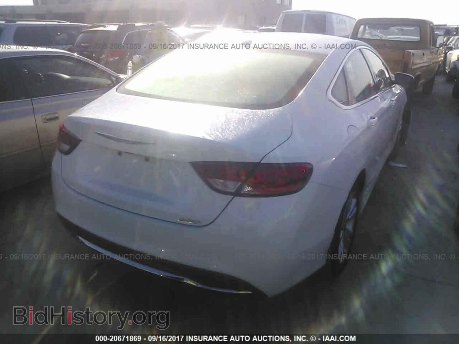 2015 Chrysler 200 - VIN: 1C3CCCABXFN631781 - Photo 4