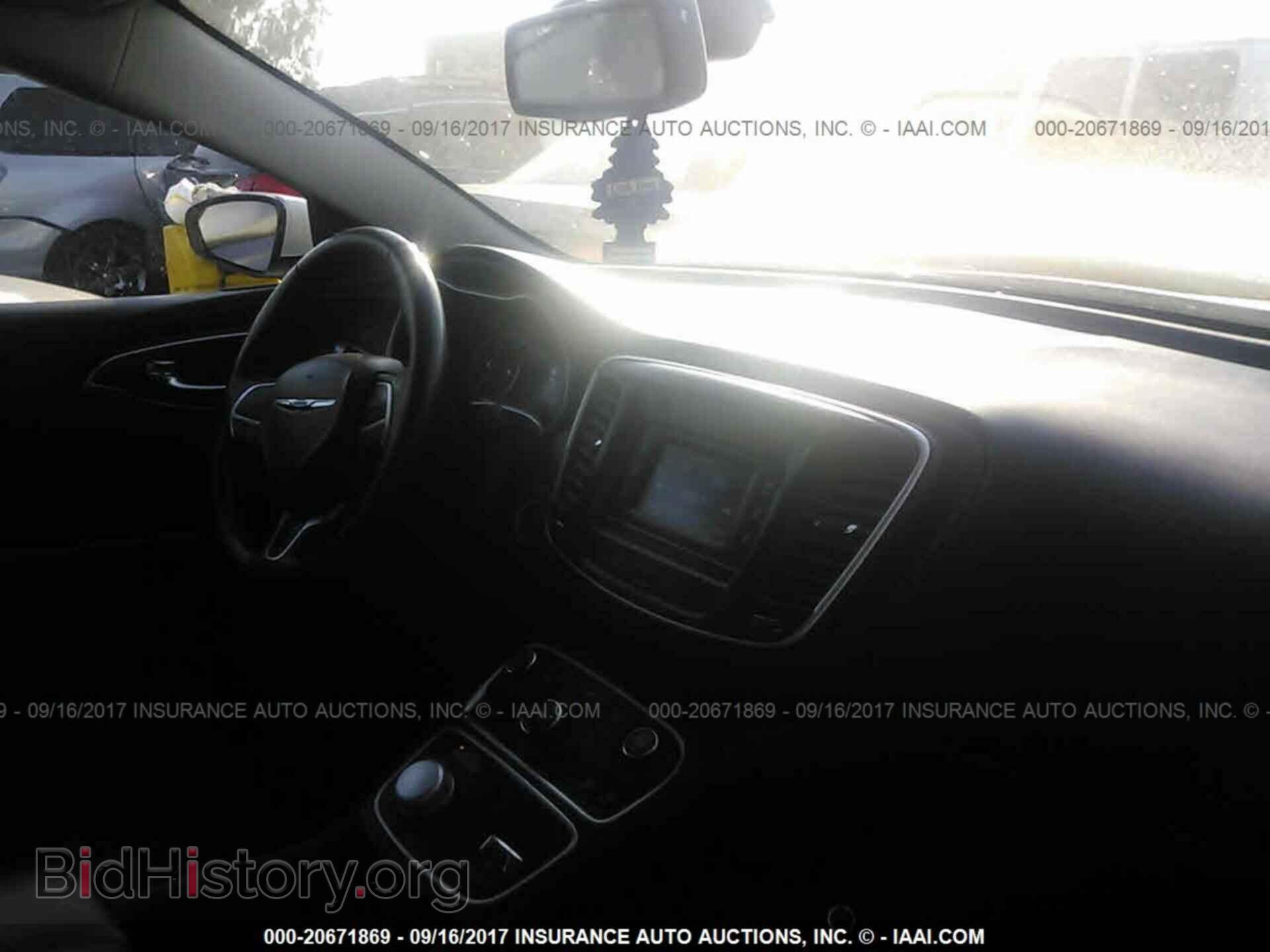 2015 Chrysler 200 - VIN: 1C3CCCABXFN631781 - Photo 5
