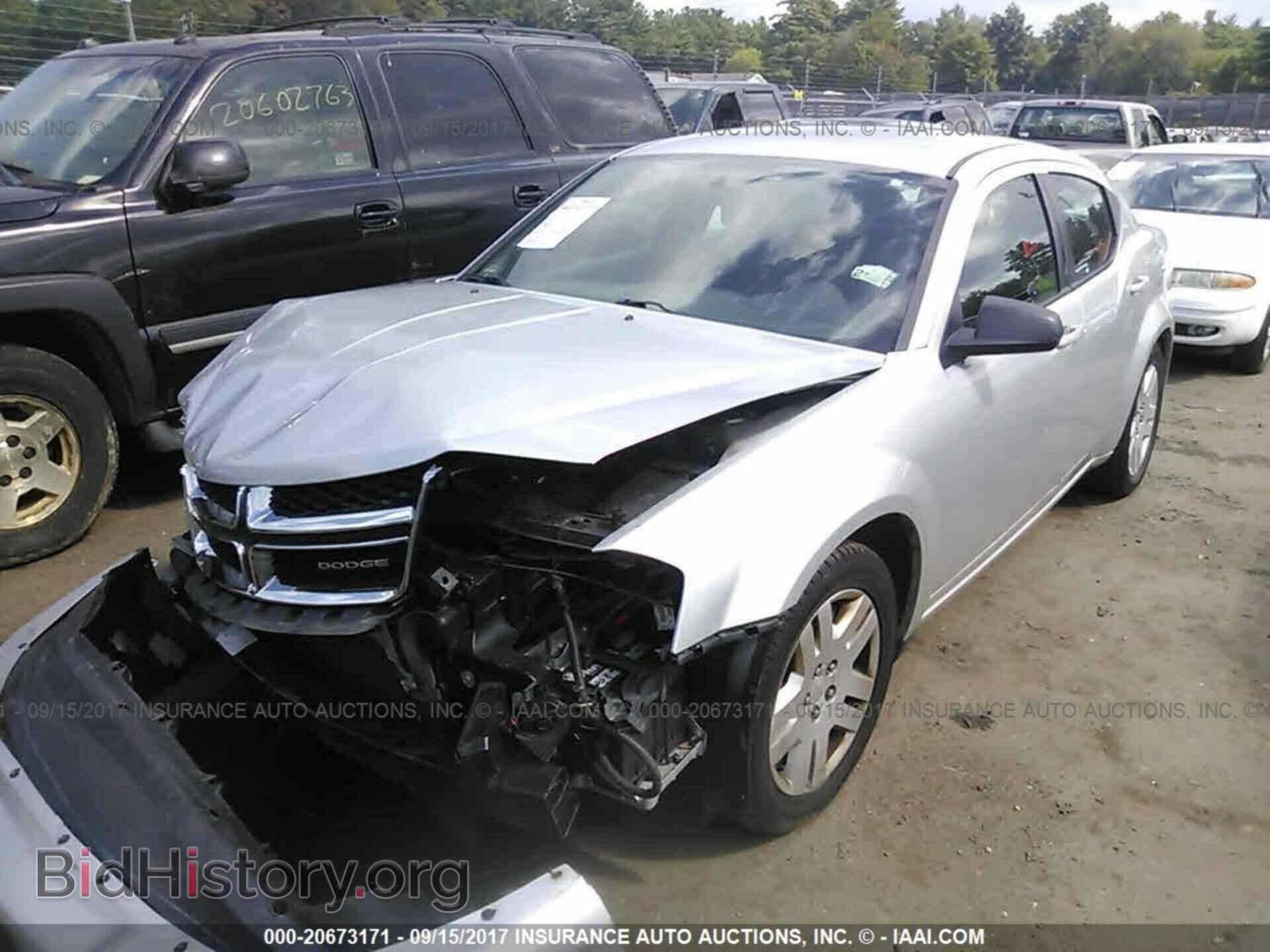 2011 Dodge Avenger - VIN: 1B3BD4FB3BN609510 - Фото 2