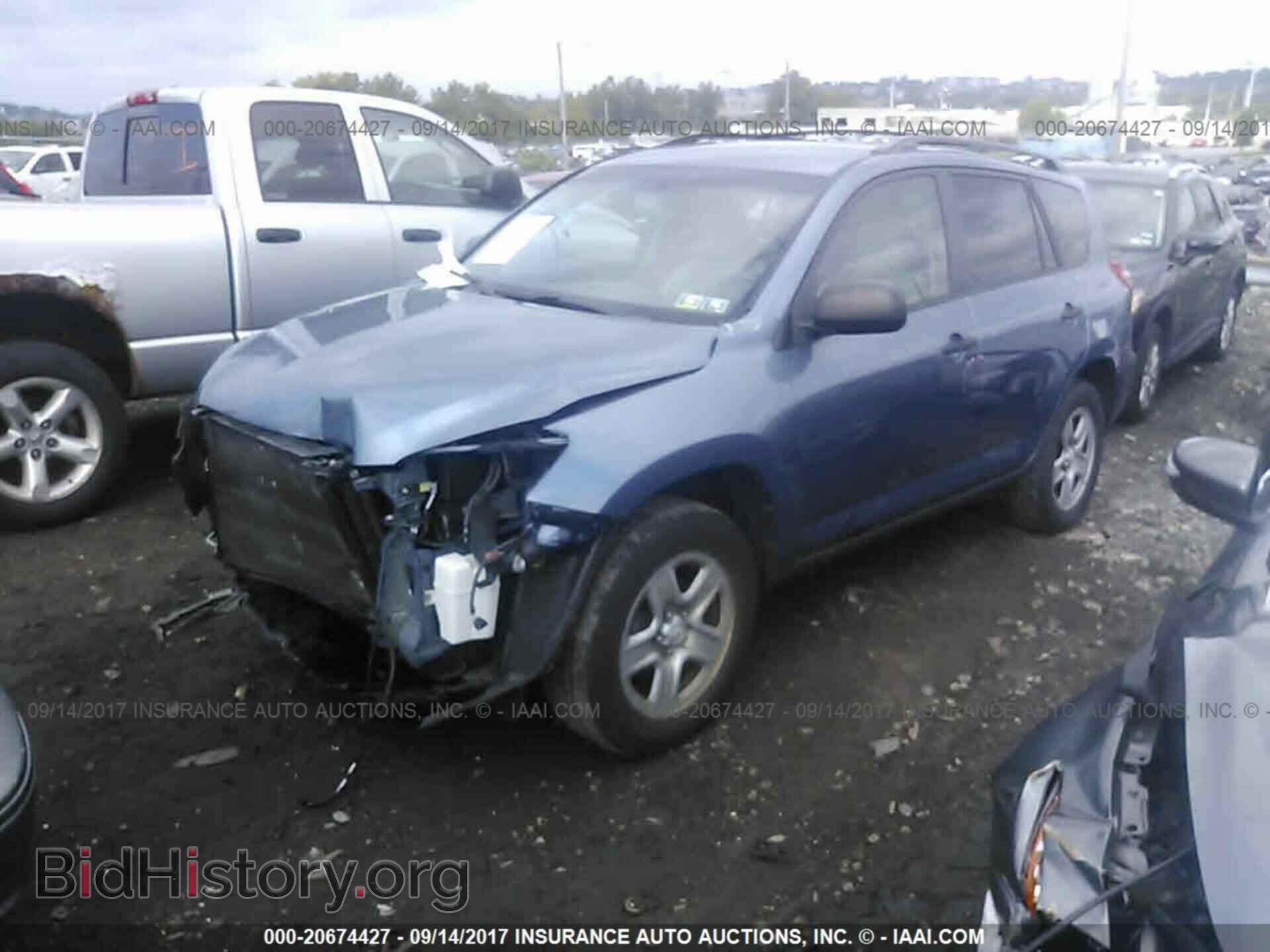 2011 Toyota Rav4 - VIN: 2T3BF4DV7BW134006 - Фото 2