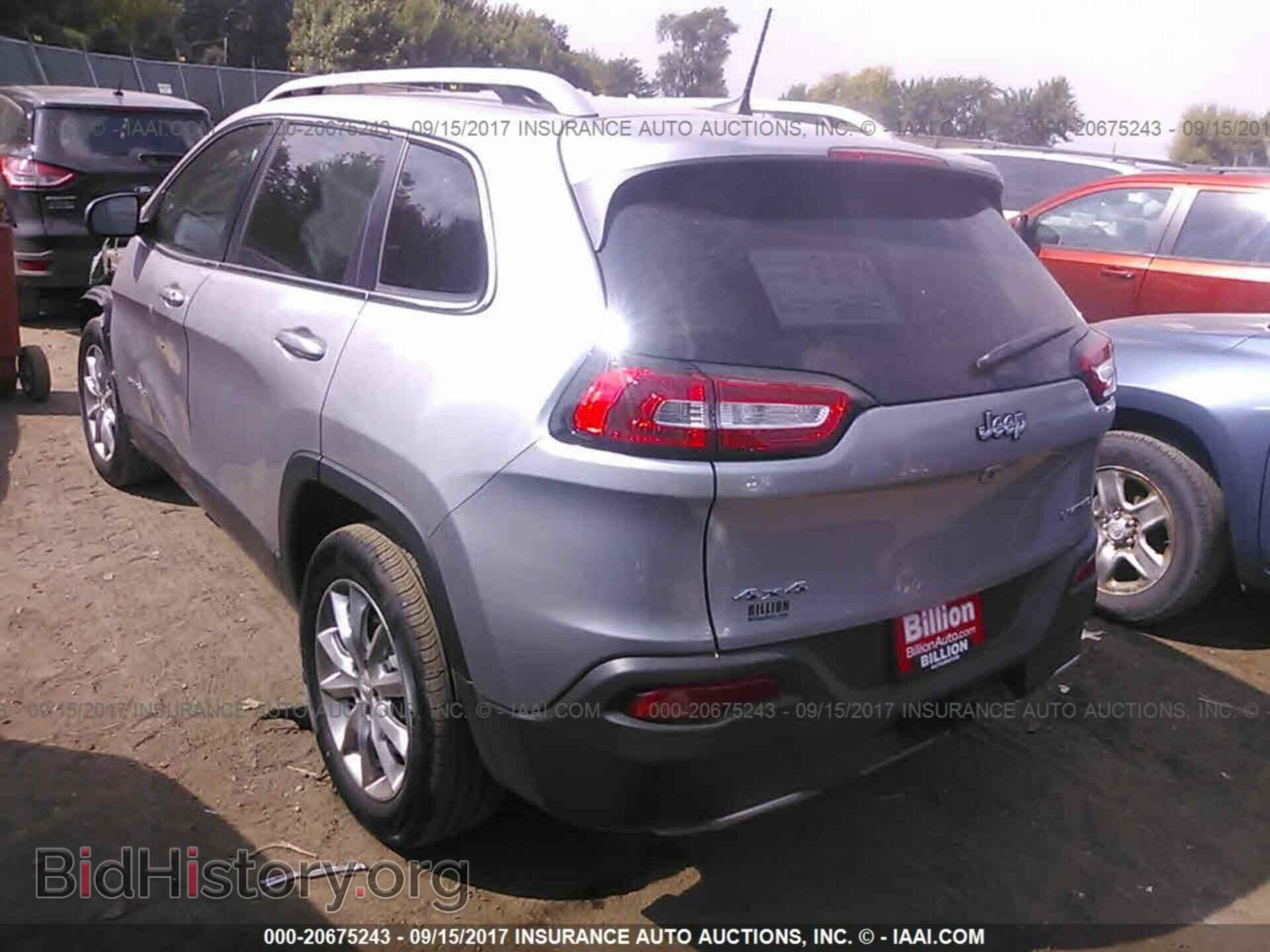 2017 Jeep Cherokee - VIN: 1C4PJMDBXHD227635 - Photo 3