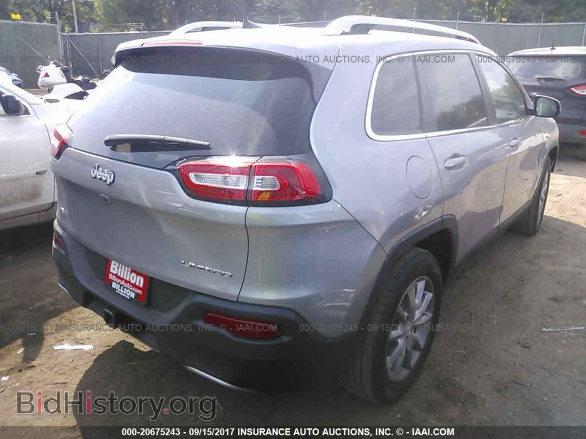 2017 Jeep Cherokee - VIN: 1C4PJMDBXHD227635 - Photo 4
