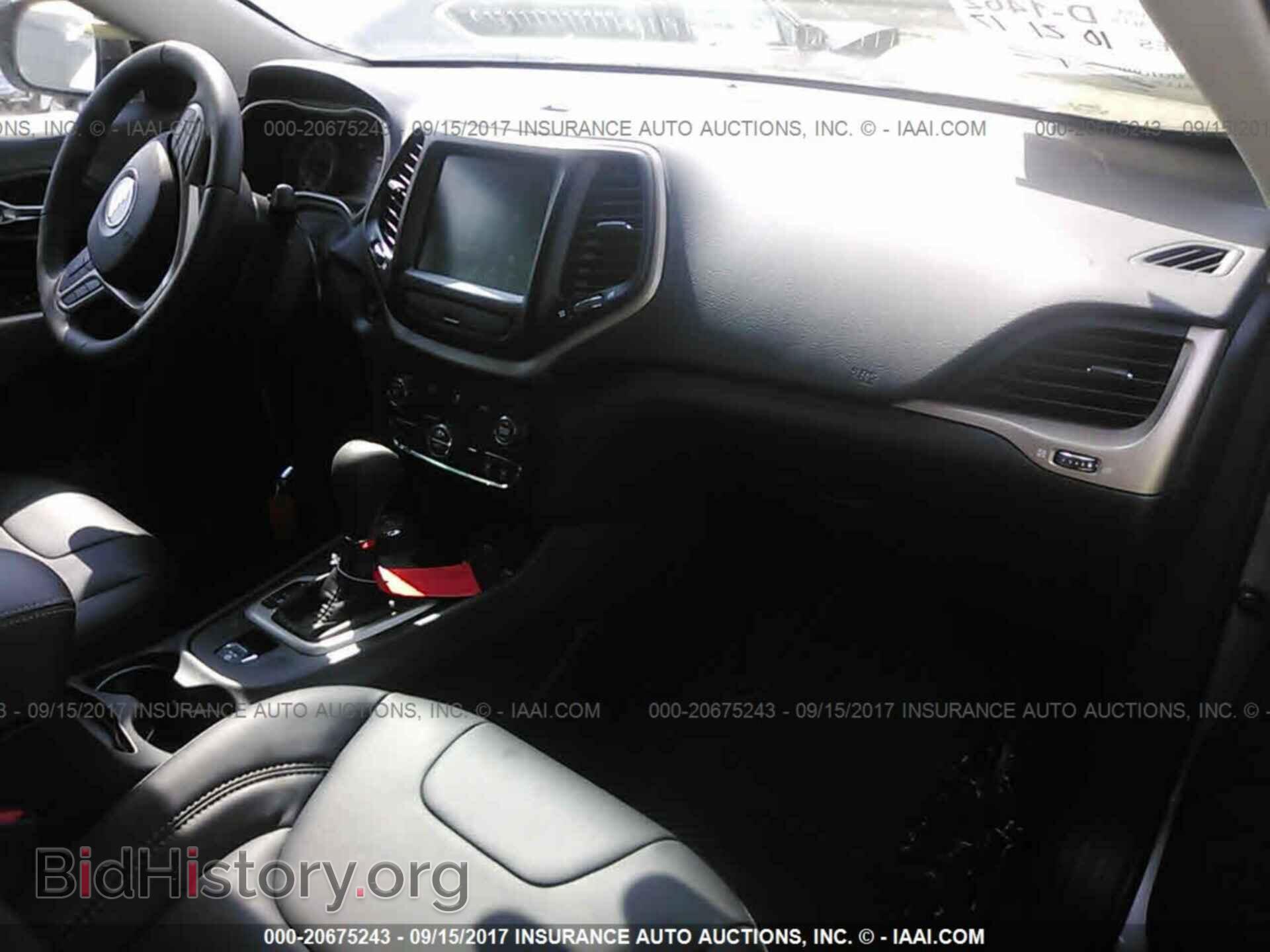 2017 Jeep Cherokee - VIN: 1C4PJMDBXHD227635 - Photo 5