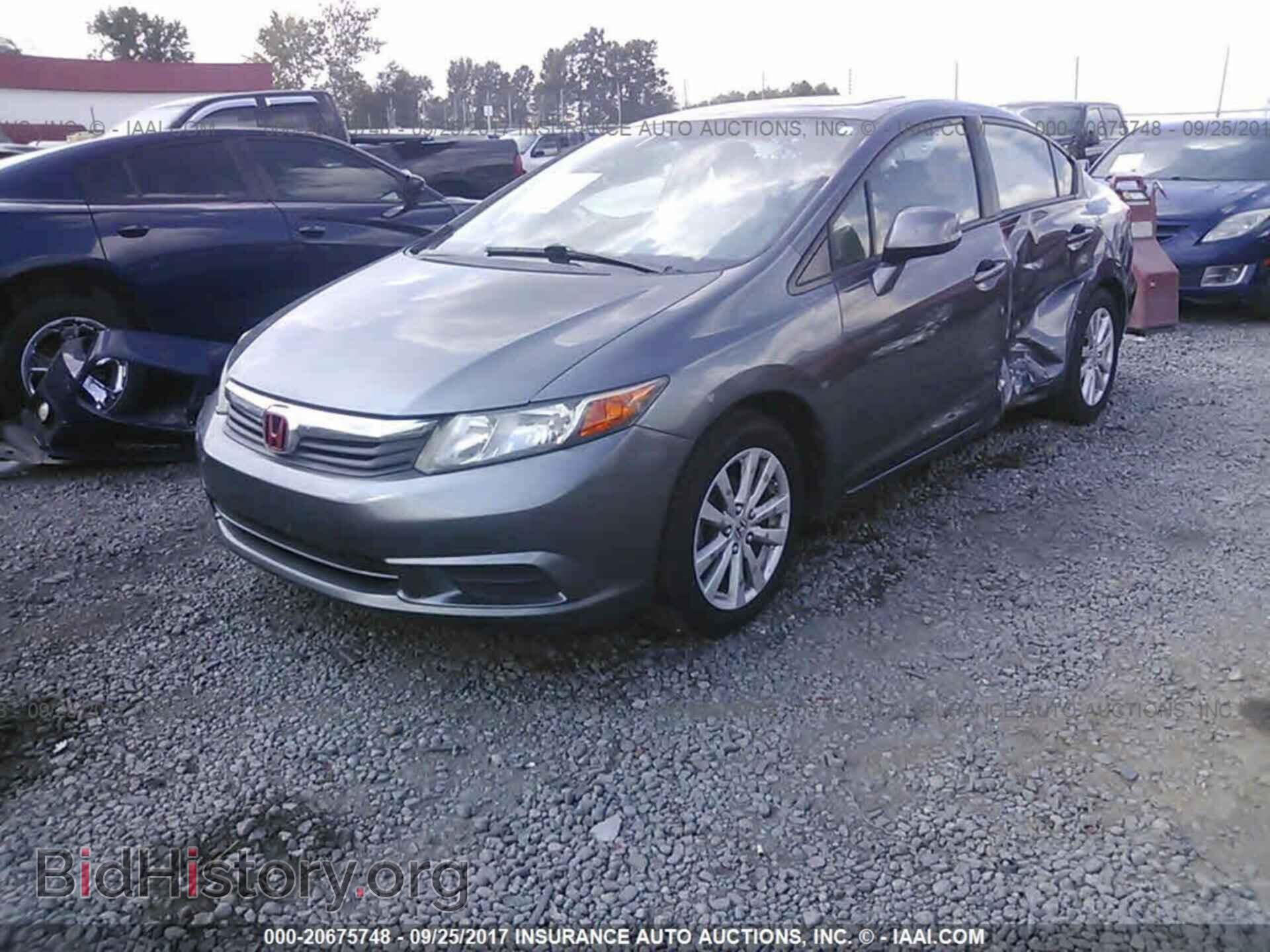 2012 Honda Civic - VIN: 2HGFB2F82CH329703 - Photo 2