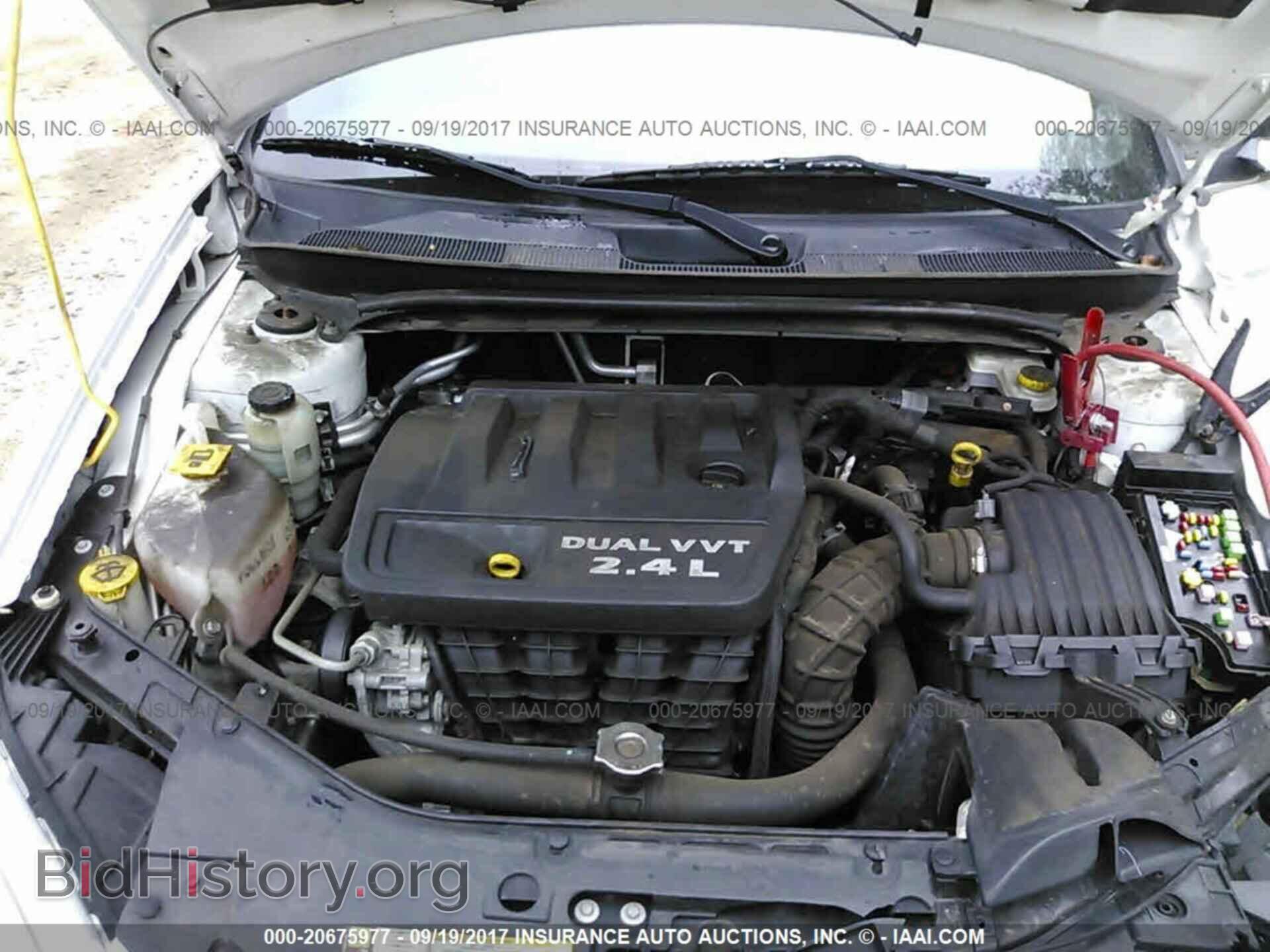 2013 Chrysler 200 - VIN: 1C3CCBAB3DN670252 - Фото 10
