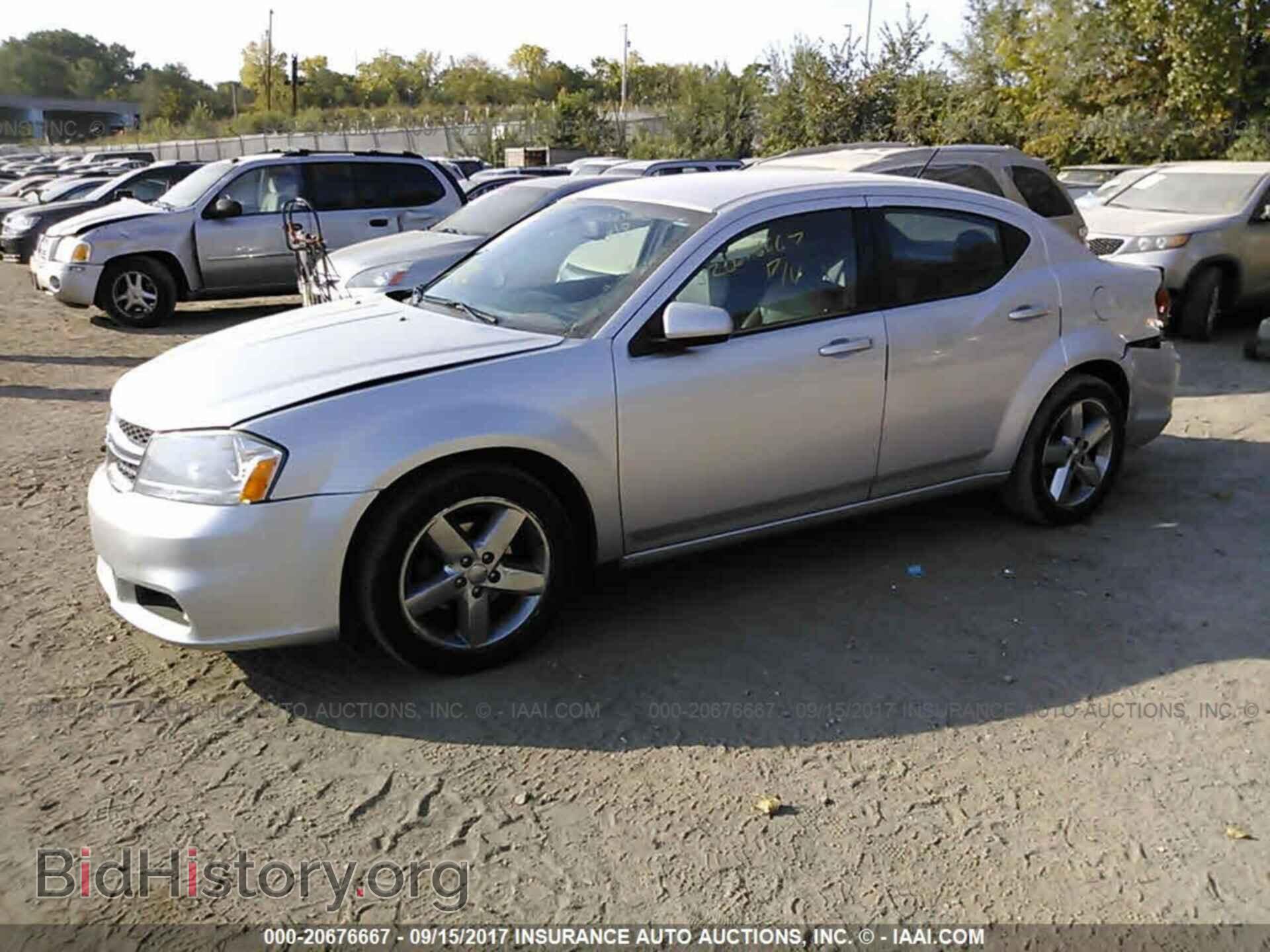 2011 Dodge Avenger - VIN: 1B3BD2FG6BN572341 - Photo 2