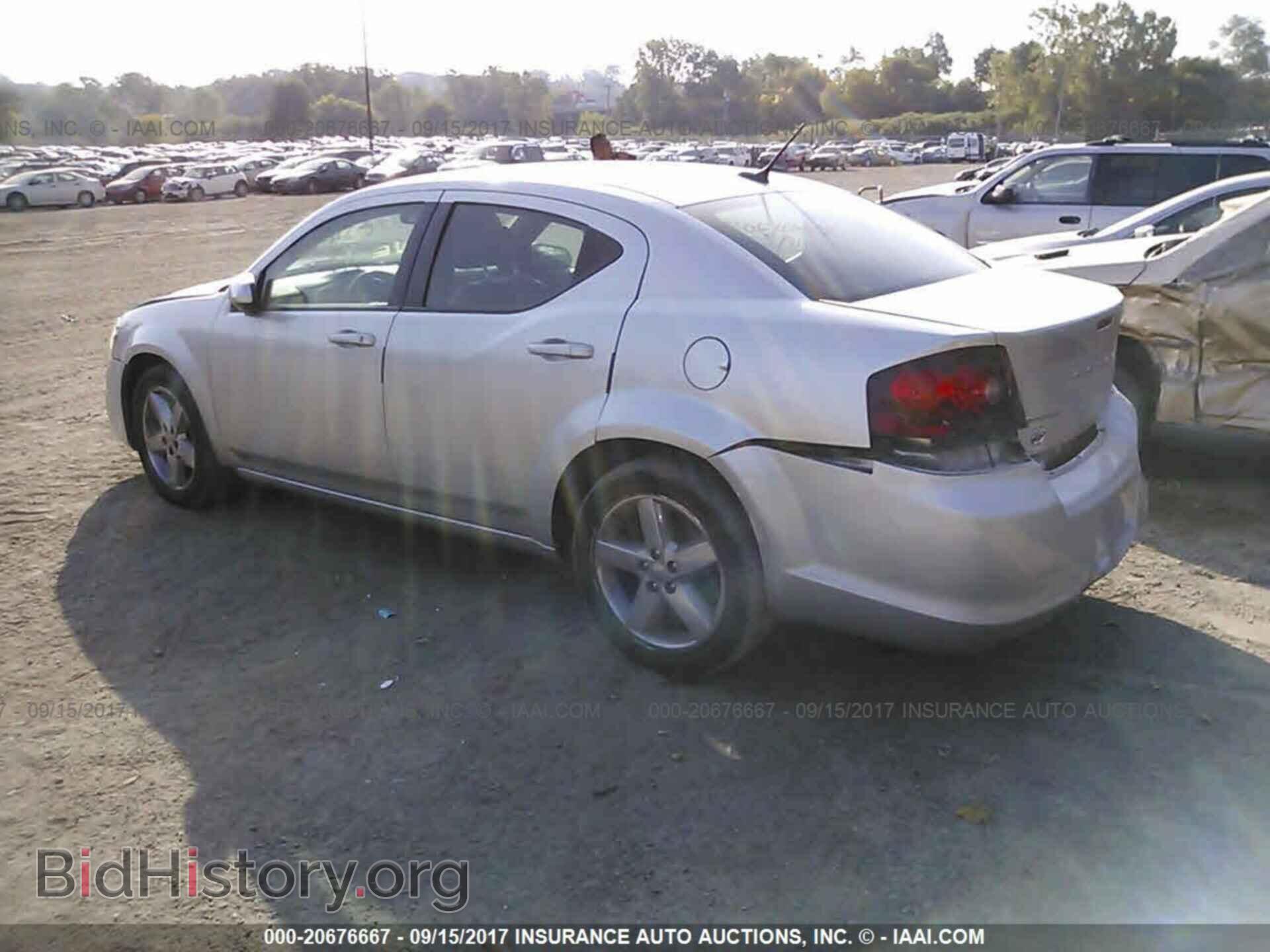 2011 Dodge Avenger - VIN: 1B3BD2FG6BN572341 - Photo 3