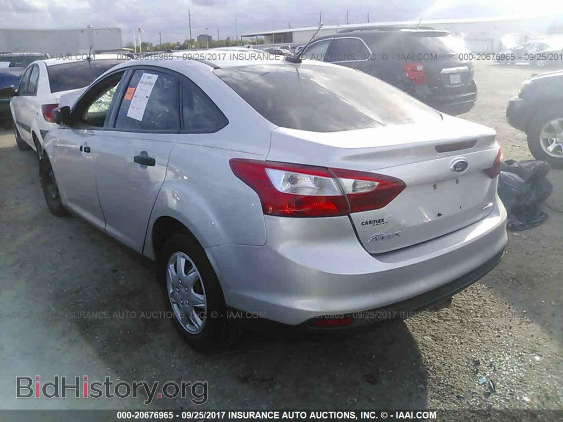 2014 Ford Focus - VIN: 1FADP3E24EL406335 - Photo 3