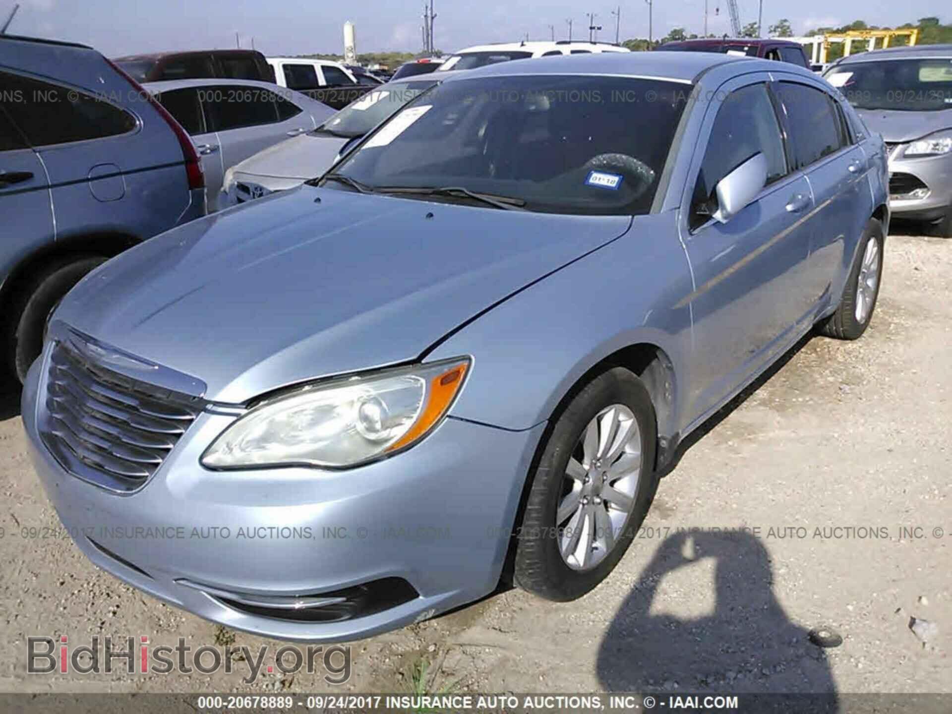 2013 Chrysler 200 - VIN: 1C3CCBBB8DN505442 - Photo 2