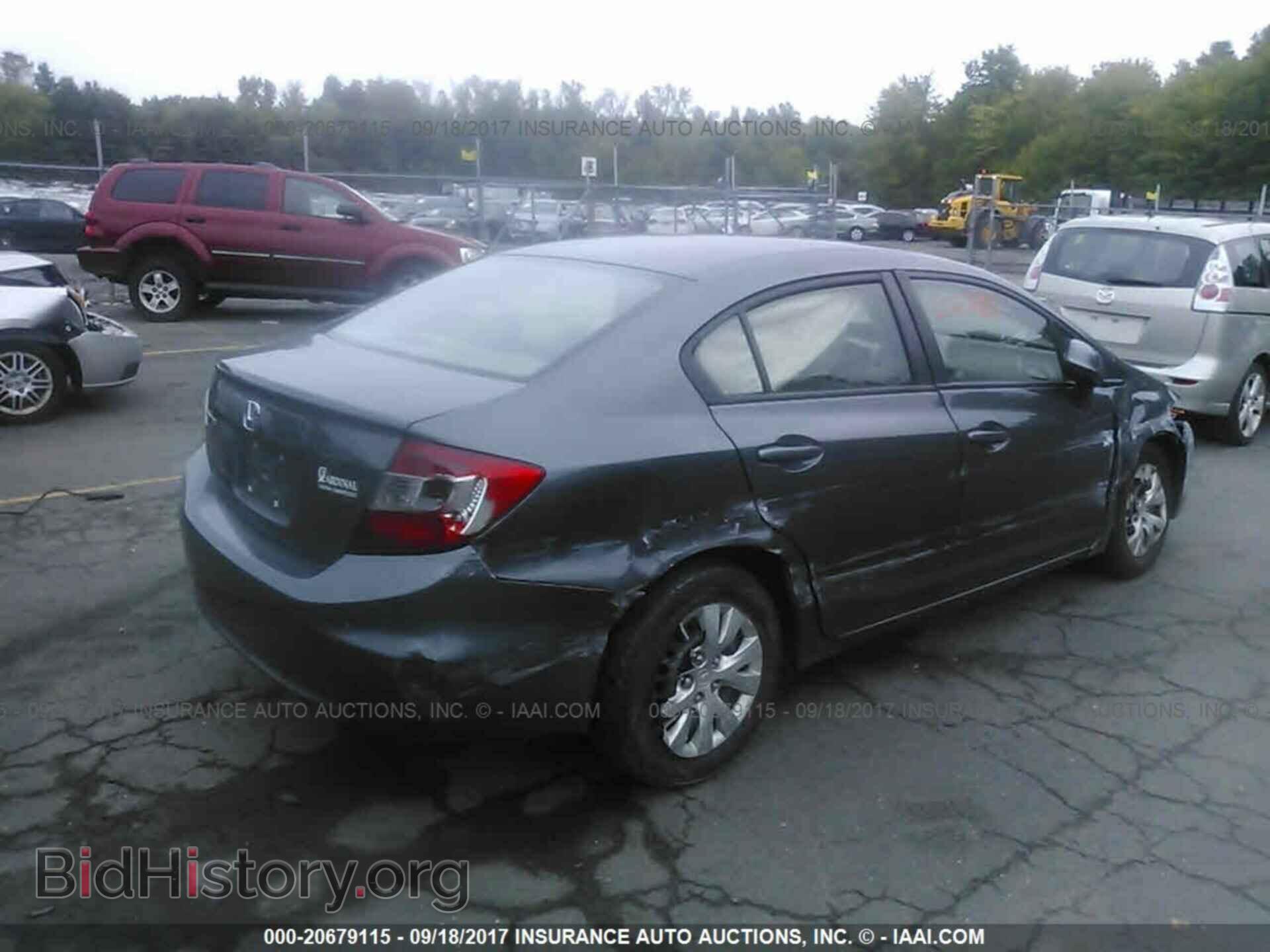 2012 Honda Civic - VIN: 2HGFB2F59CH308112 - Photo 4