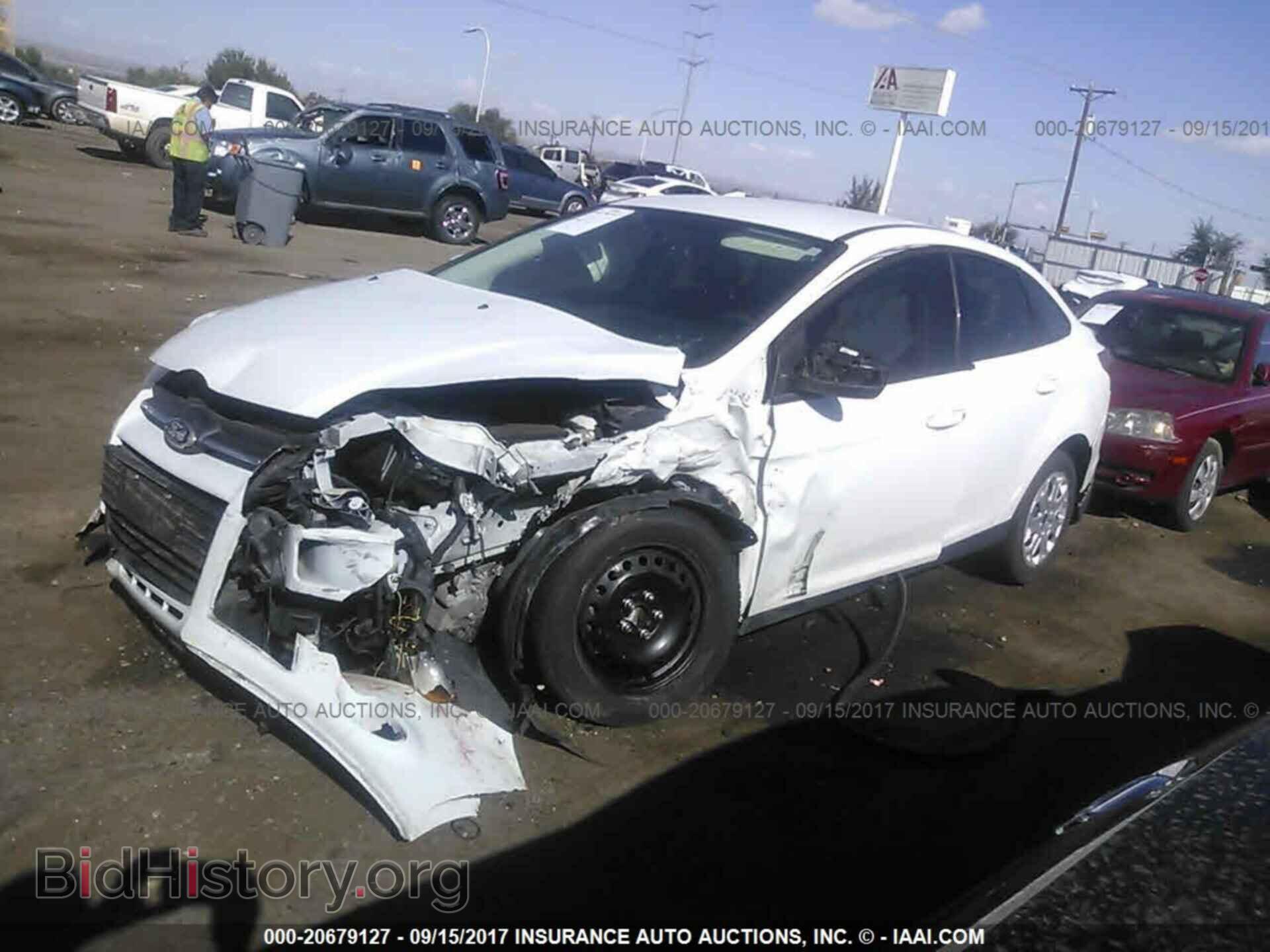 2012 Ford Focus - VIN: 1FAHP3F29CL211618 - Photo 2