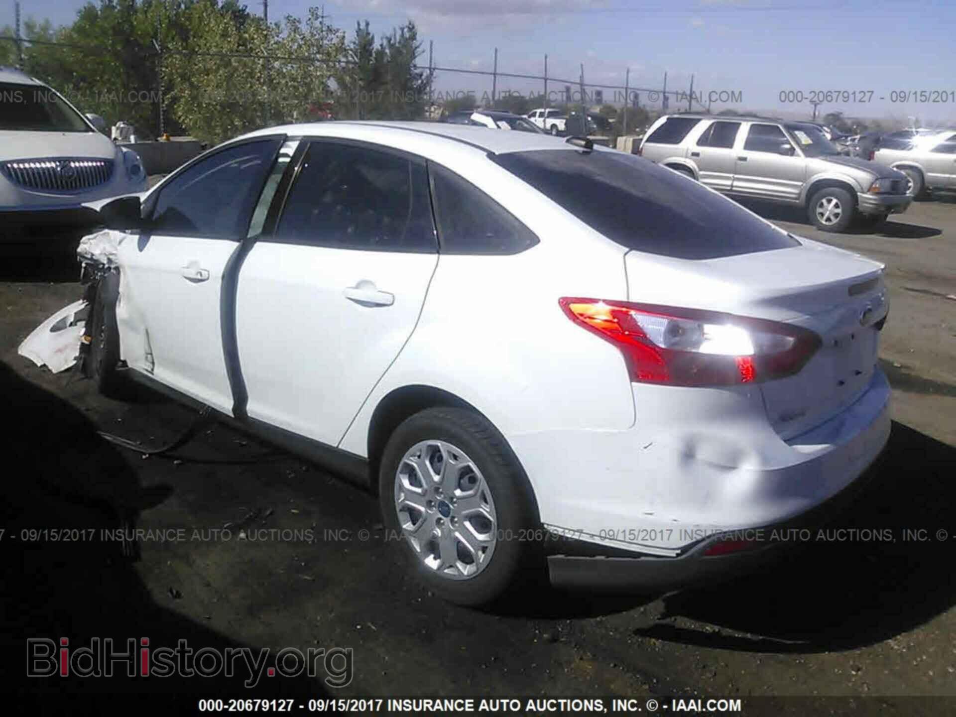 2012 Ford Focus - VIN: 1FAHP3F29CL211618 - Photo 3