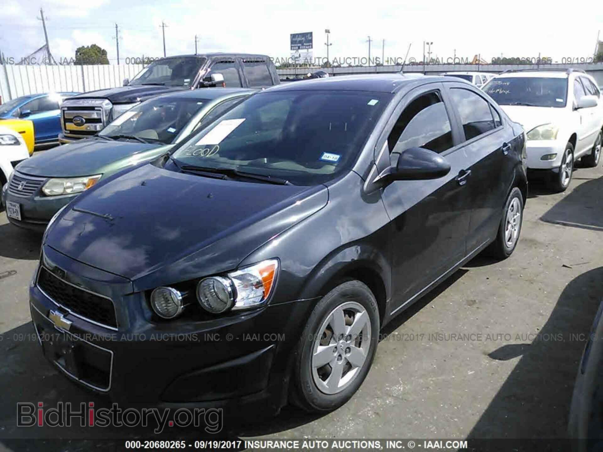 2014 Chevrolet Sonic - VIN: 1G1JA5SH7E4236445 - Фото 2