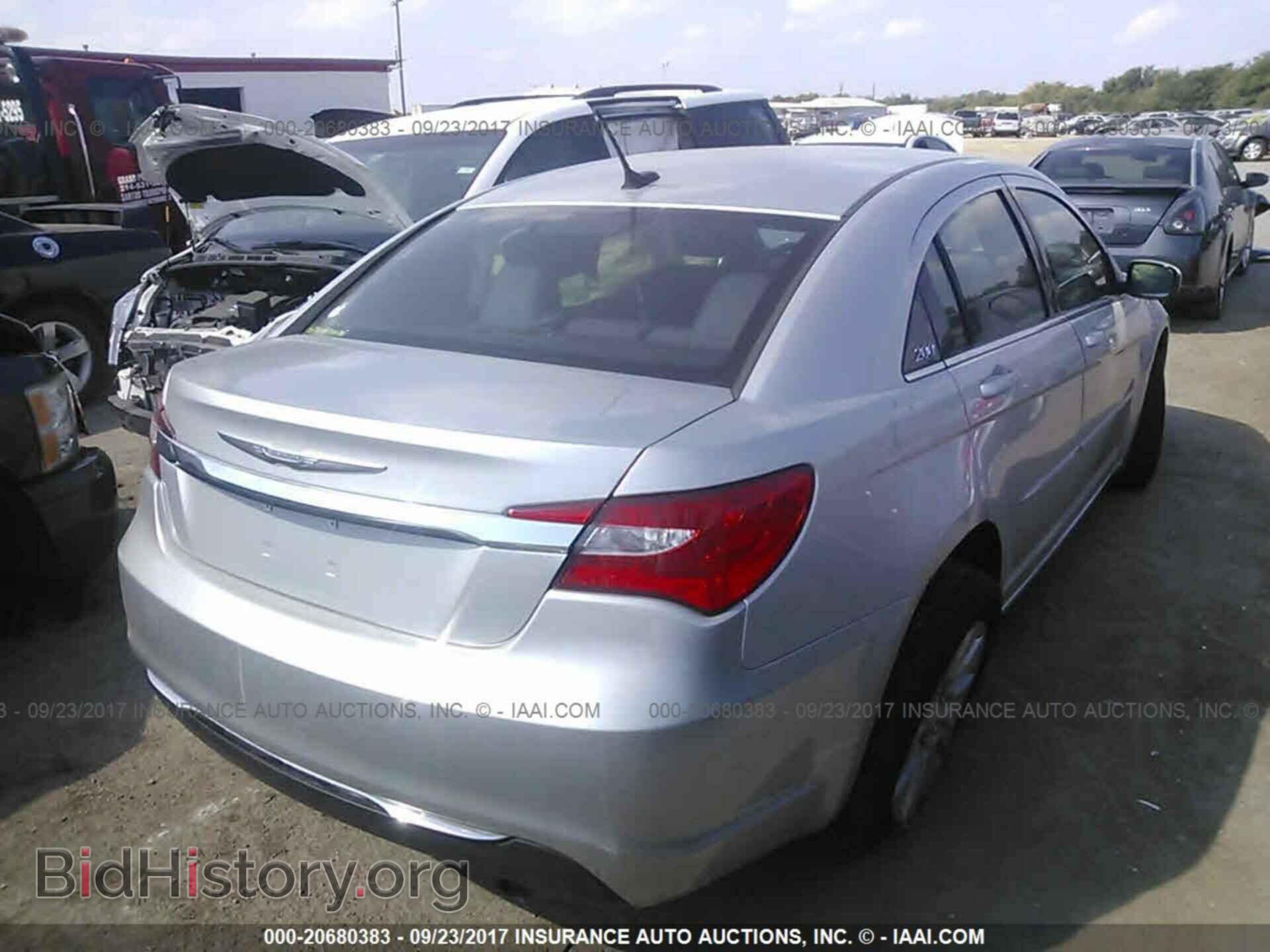 2012 Chrysler 200 - VIN: 1C3CCBAB4CN205347 - Photo 4