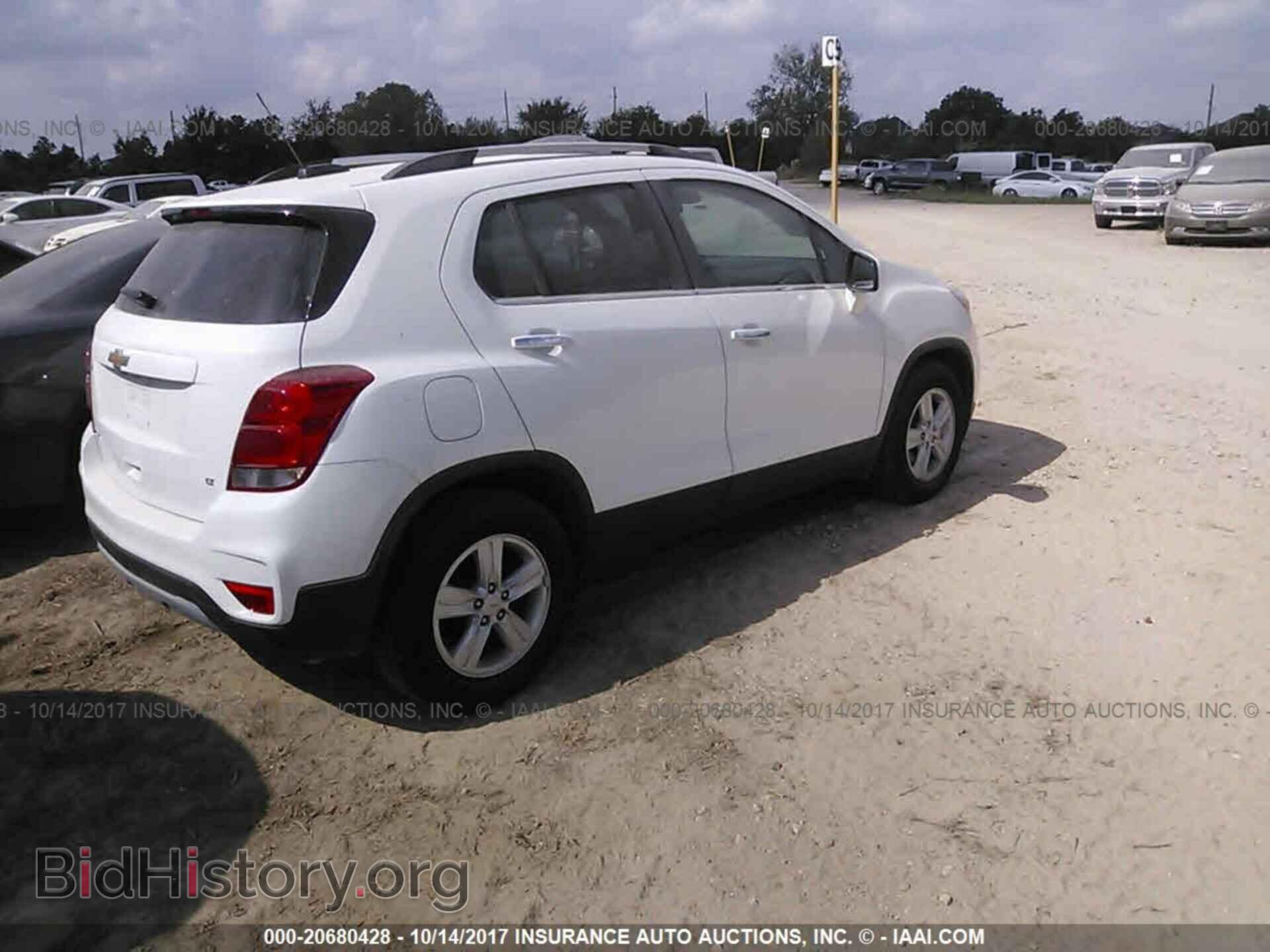 2017 Chevrolet Trax - VIN: KL7CJLSB2HB074978 - Photo 4