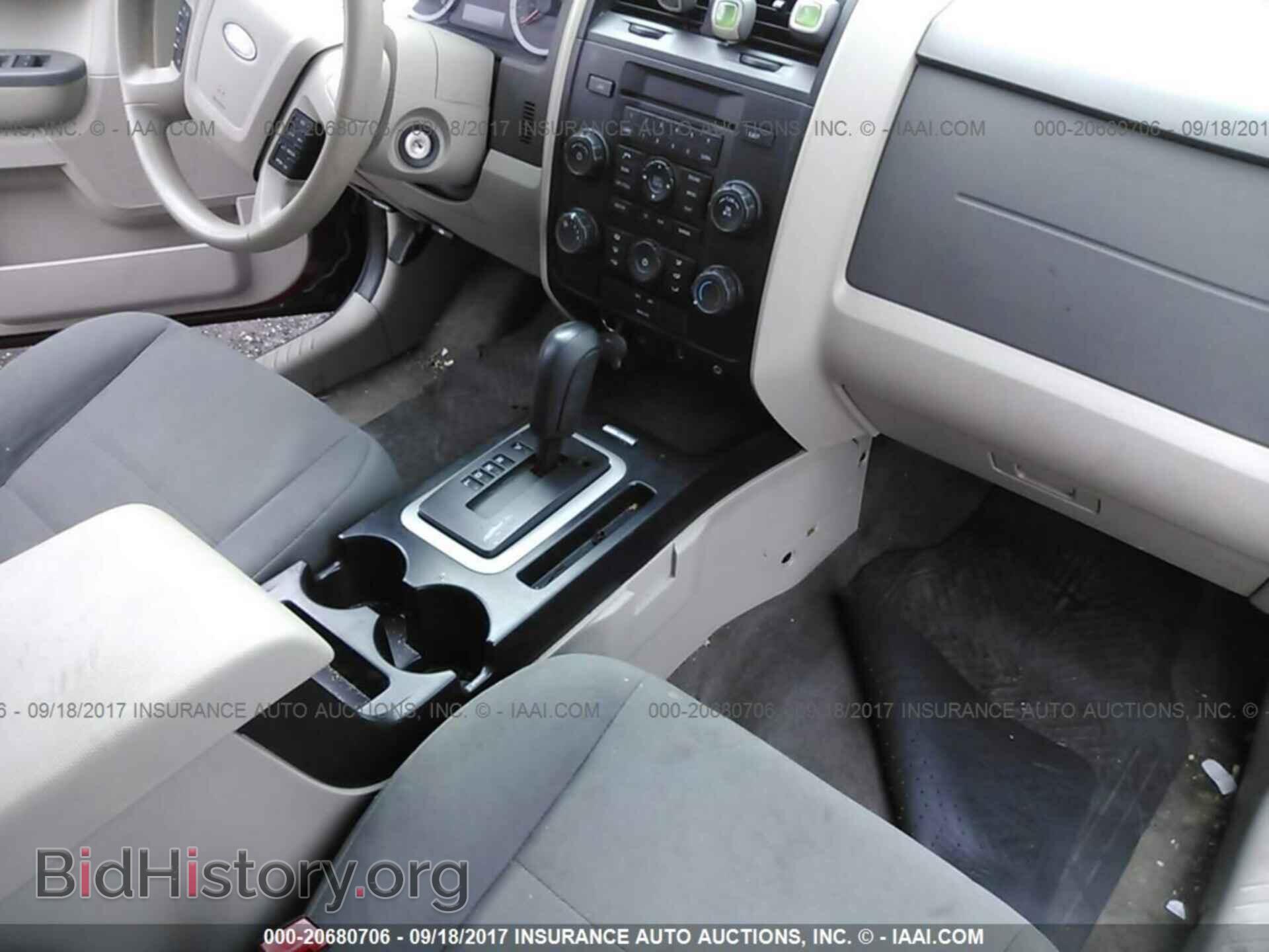 2011 Ford Escape - VIN: 1FMCU0C70BKC16153 - Фото 5