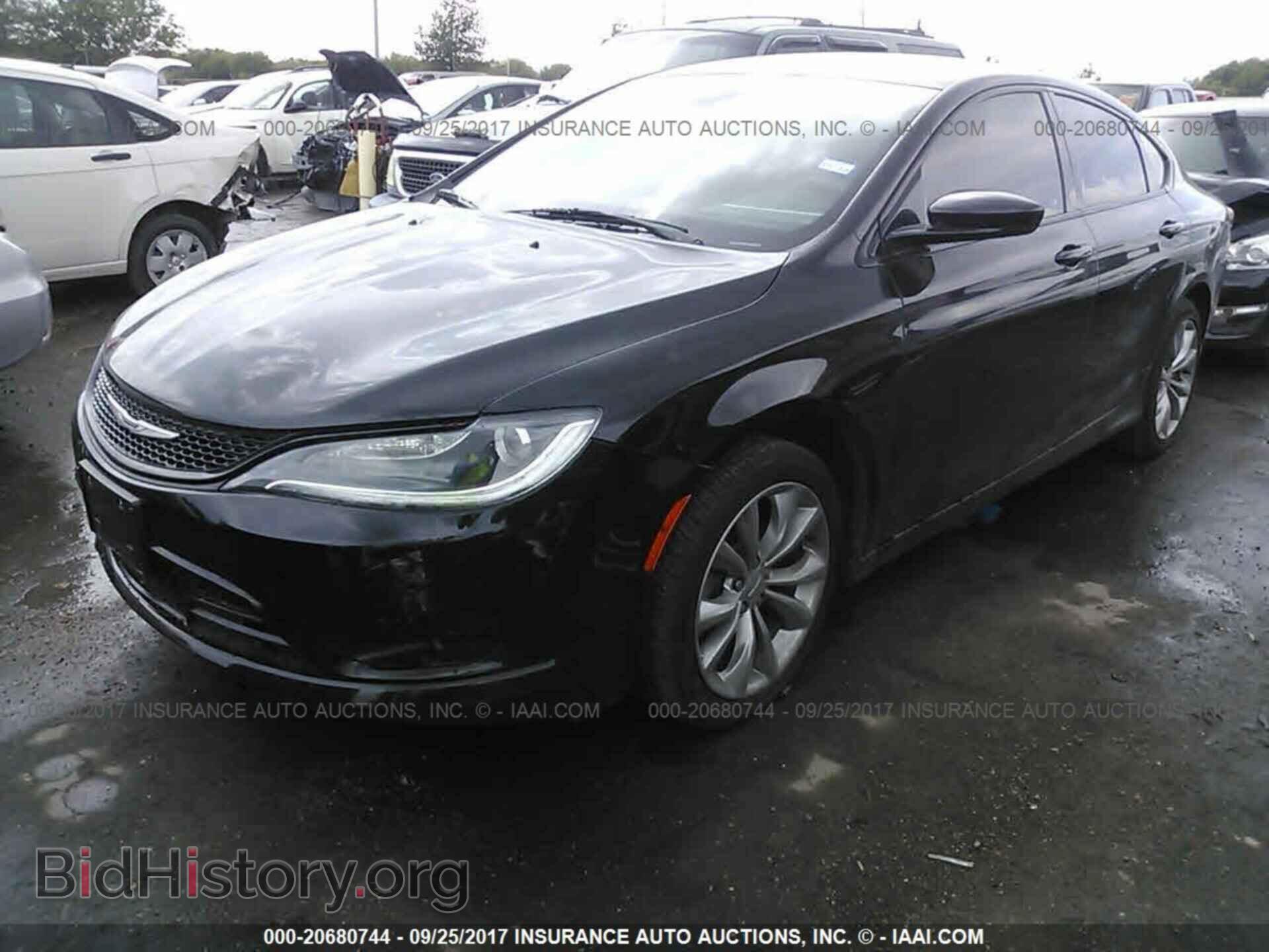2015 Chrysler 200 - VIN: 1C3CCCBB4FN744740 - Photo 2