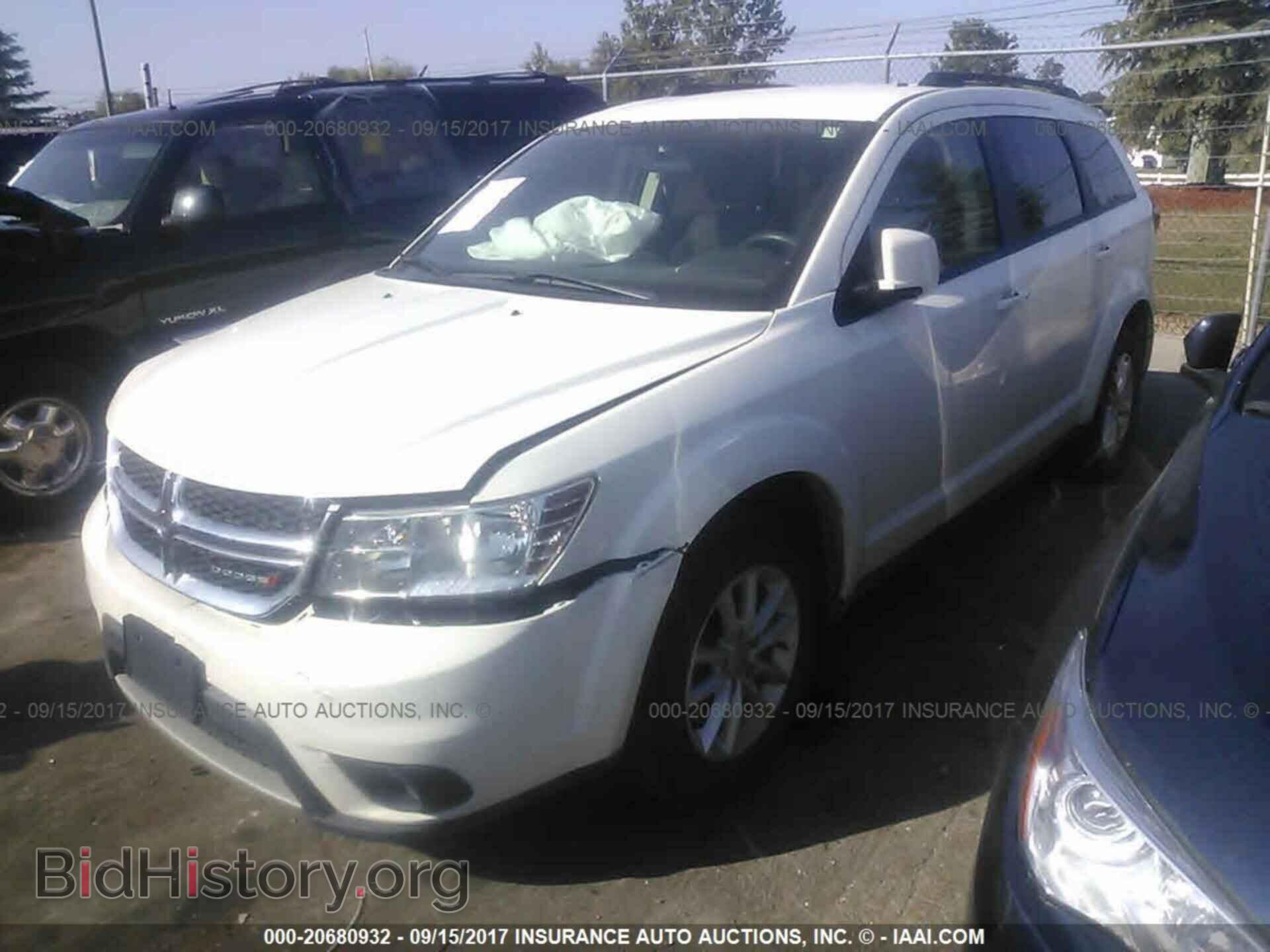 2014 Dodge Journey - VIN: 3C4PDCBG9ET106357 - Фото 2