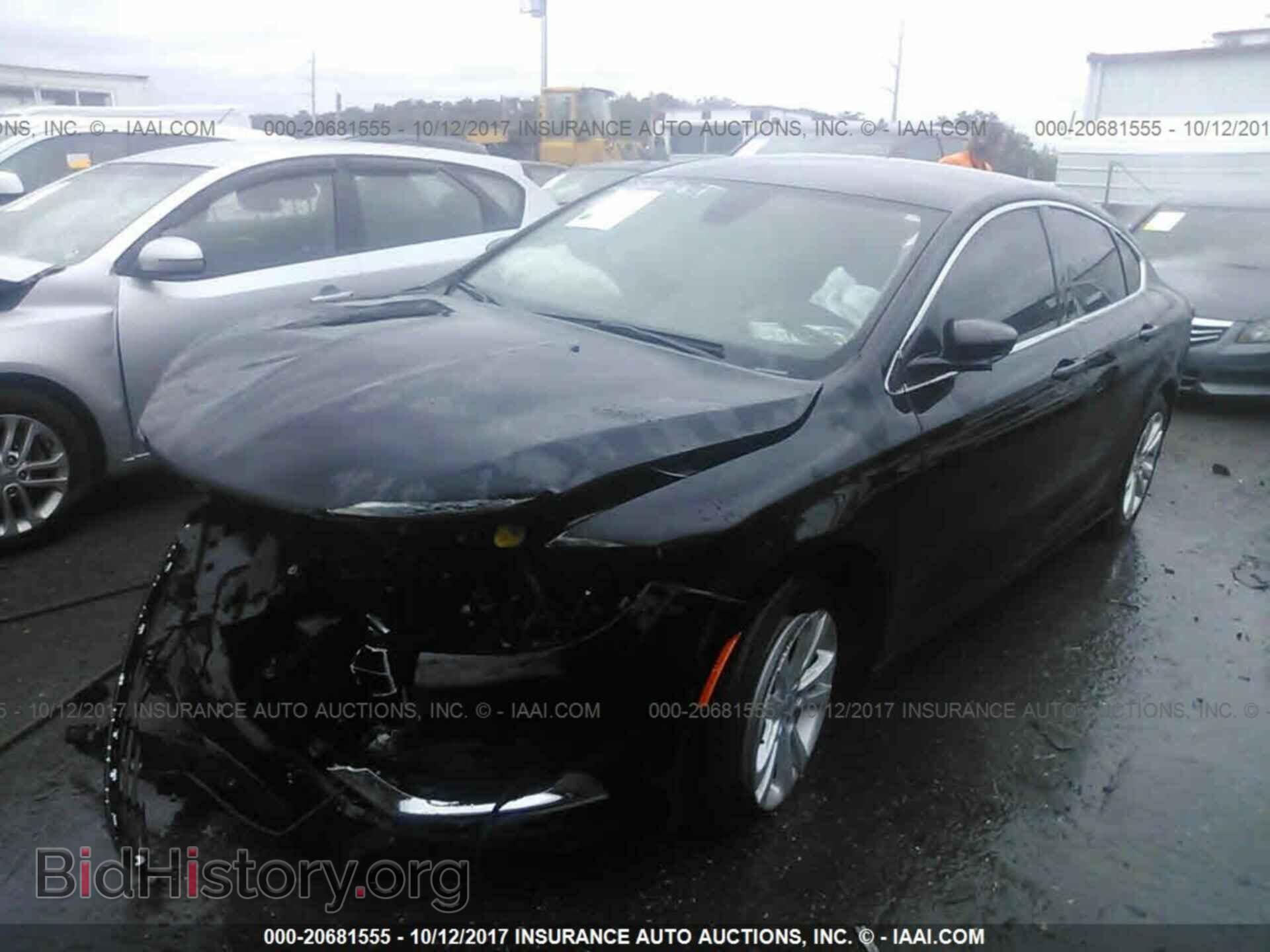 2015 Chrysler 200 - VIN: 1C3CCCAB4FN734520 - Photo 2