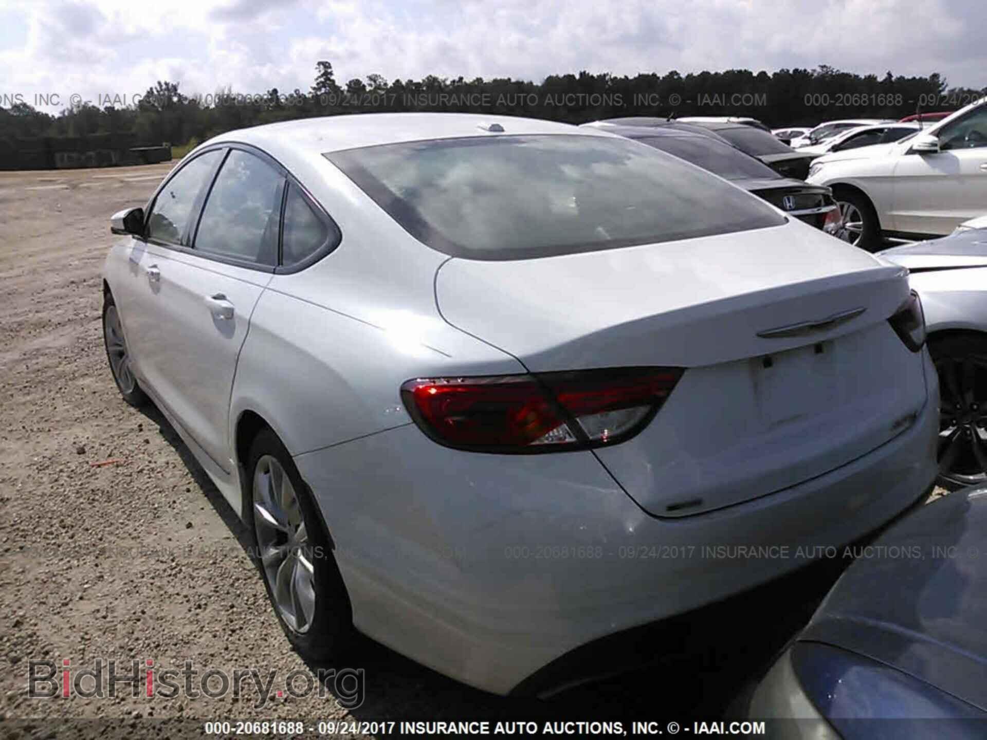 2015 Chrysler 200 - VIN: 1C3CCCBB3FN687687 - Photo 3