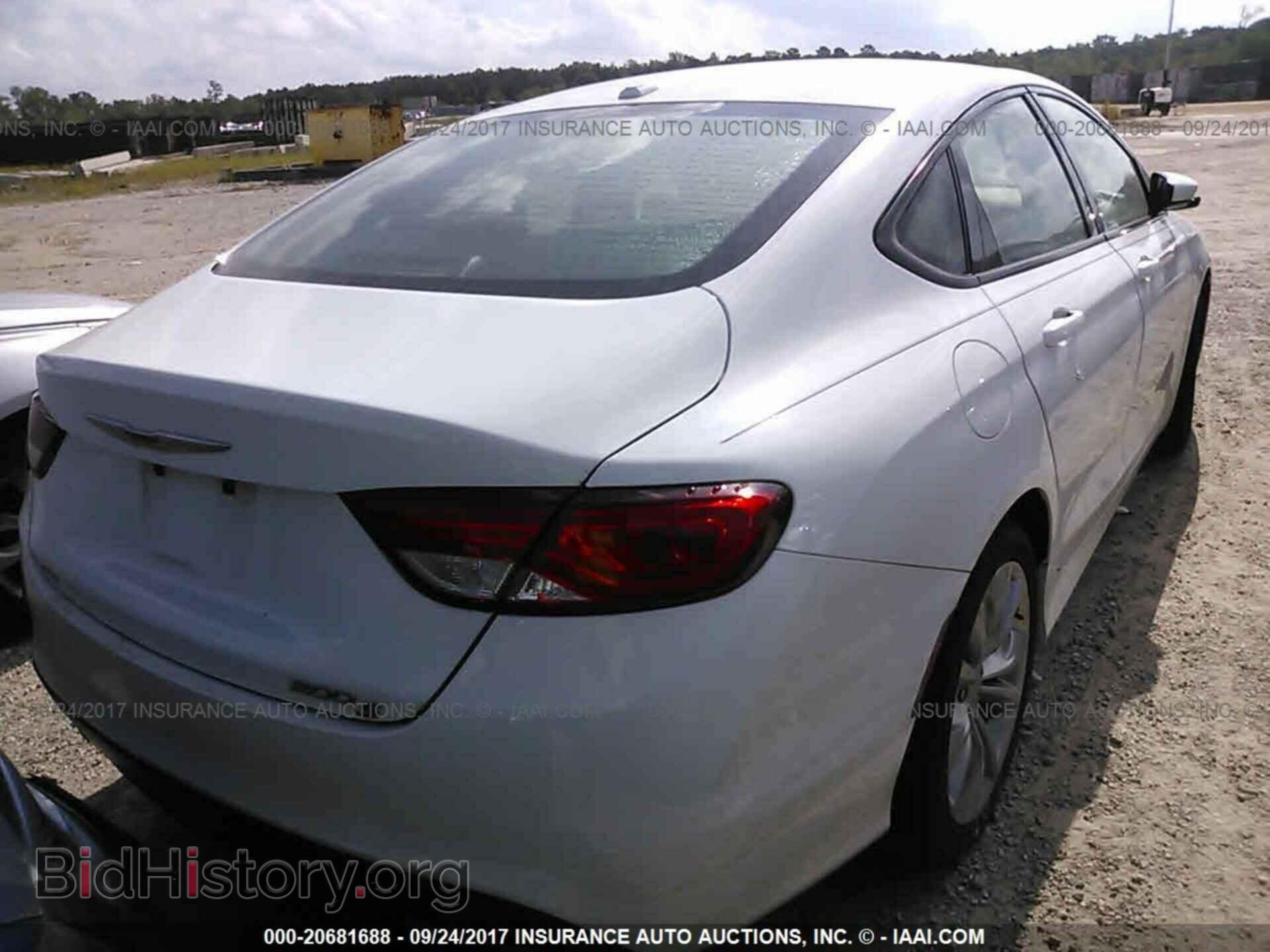 2015 Chrysler 200 - VIN: 1C3CCCBB3FN687687 - Photo 4
