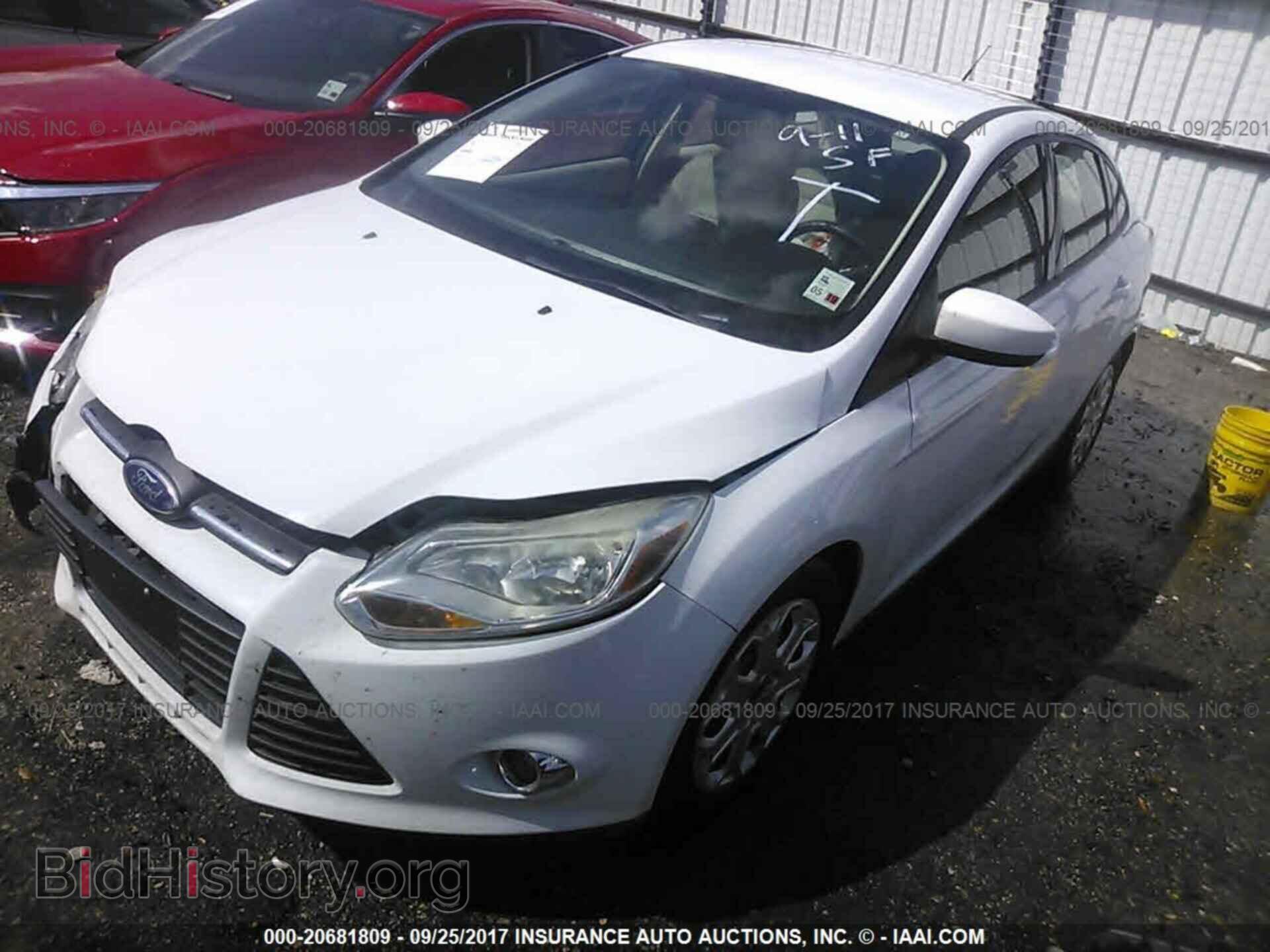 2012 Ford Focus - VIN: 1FAHP3F28CL196786 - Photo 2